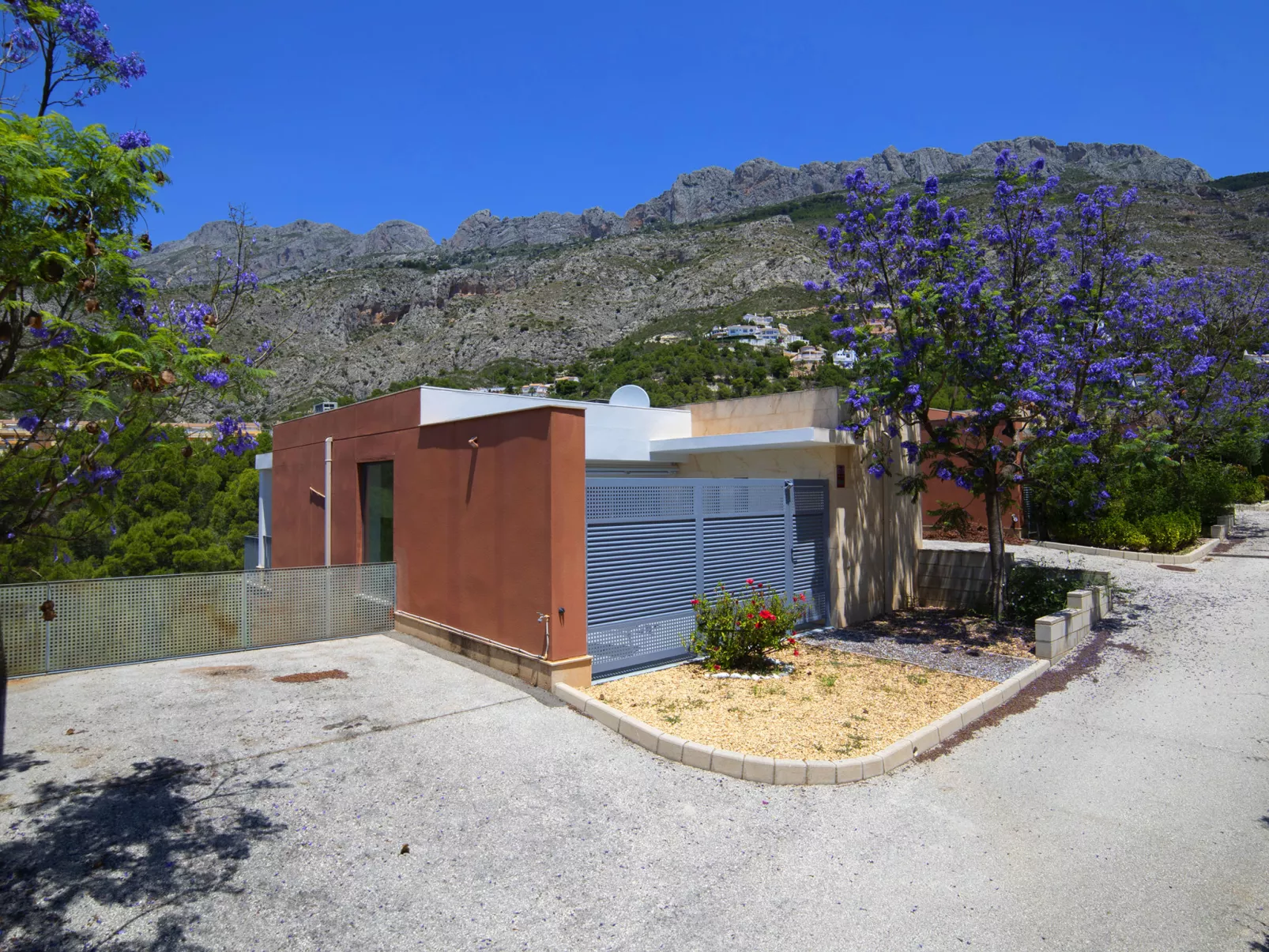 Mont Verd-Outside