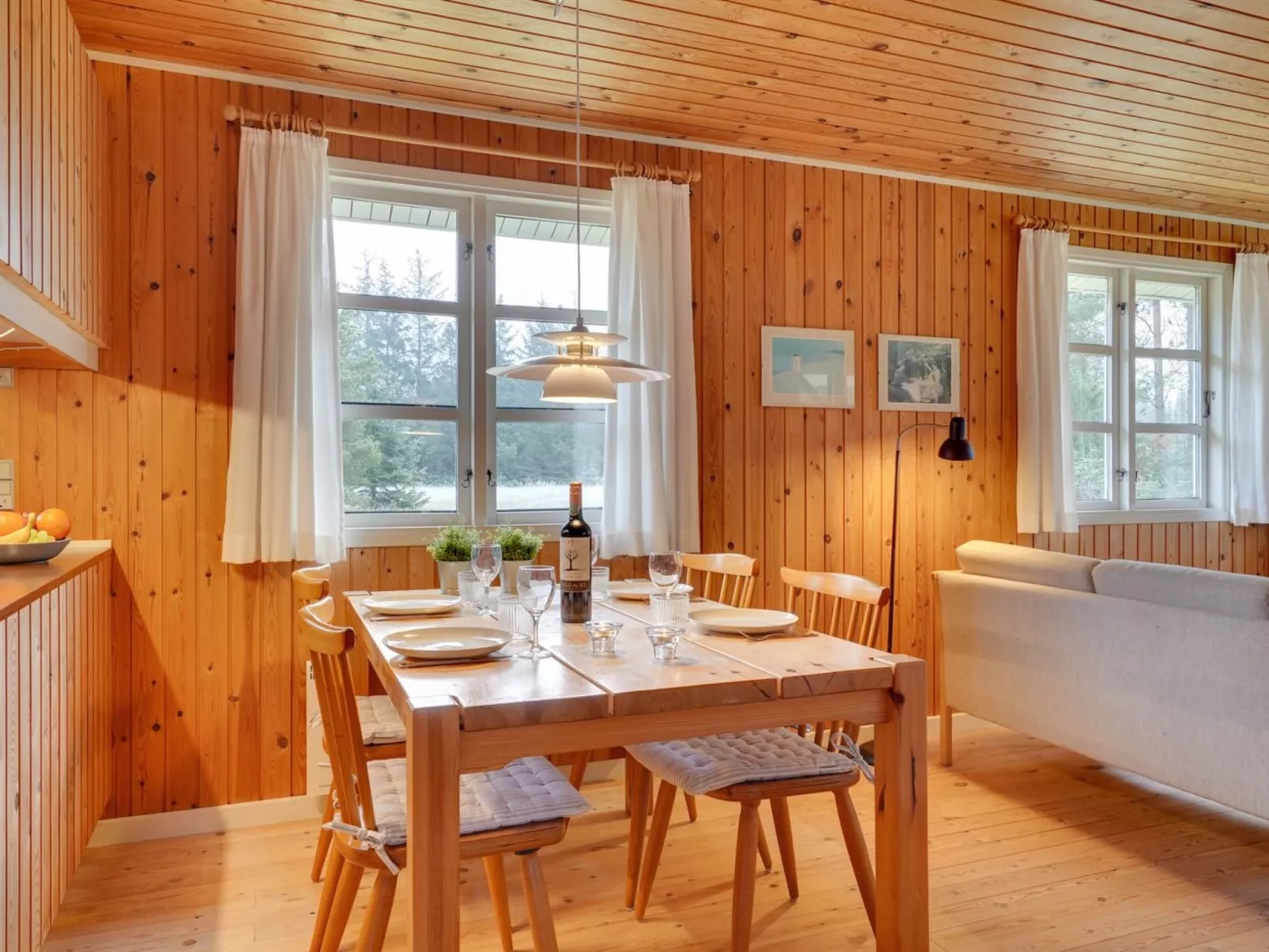 "Gizelle" - 1.5km from the sea-Inside