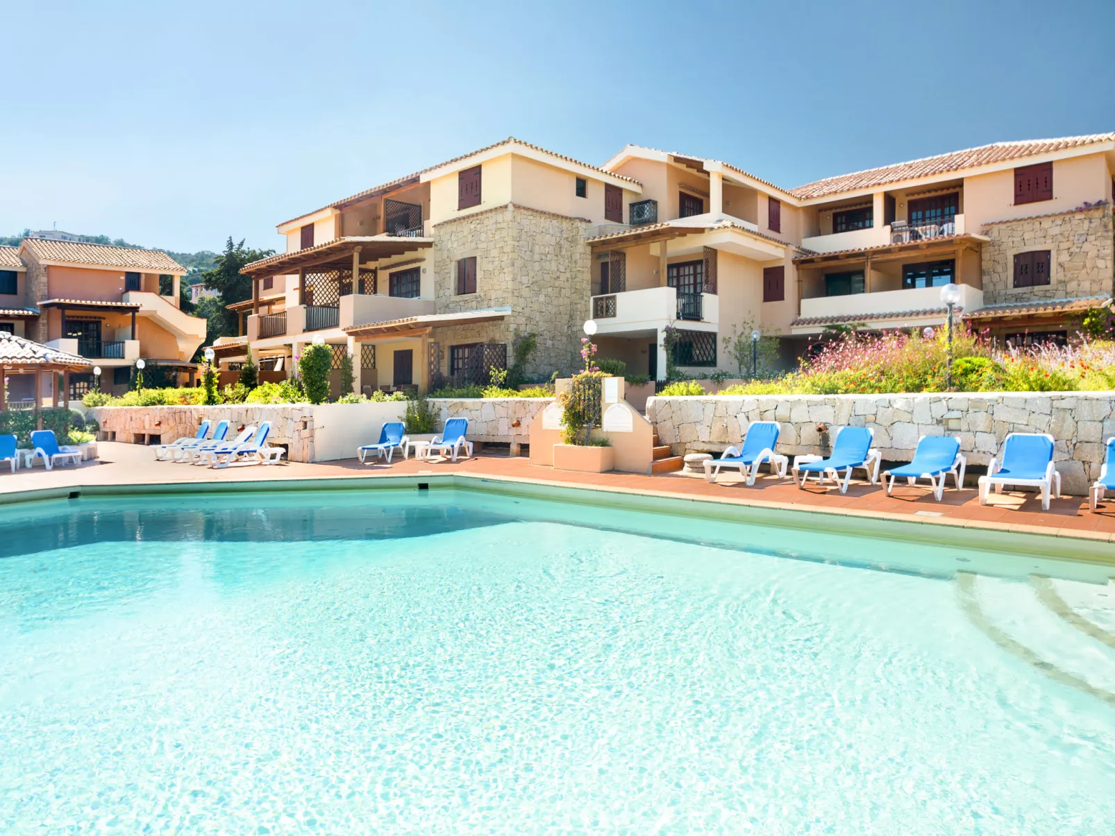 Bougainvillae Trilo Plus-Outside