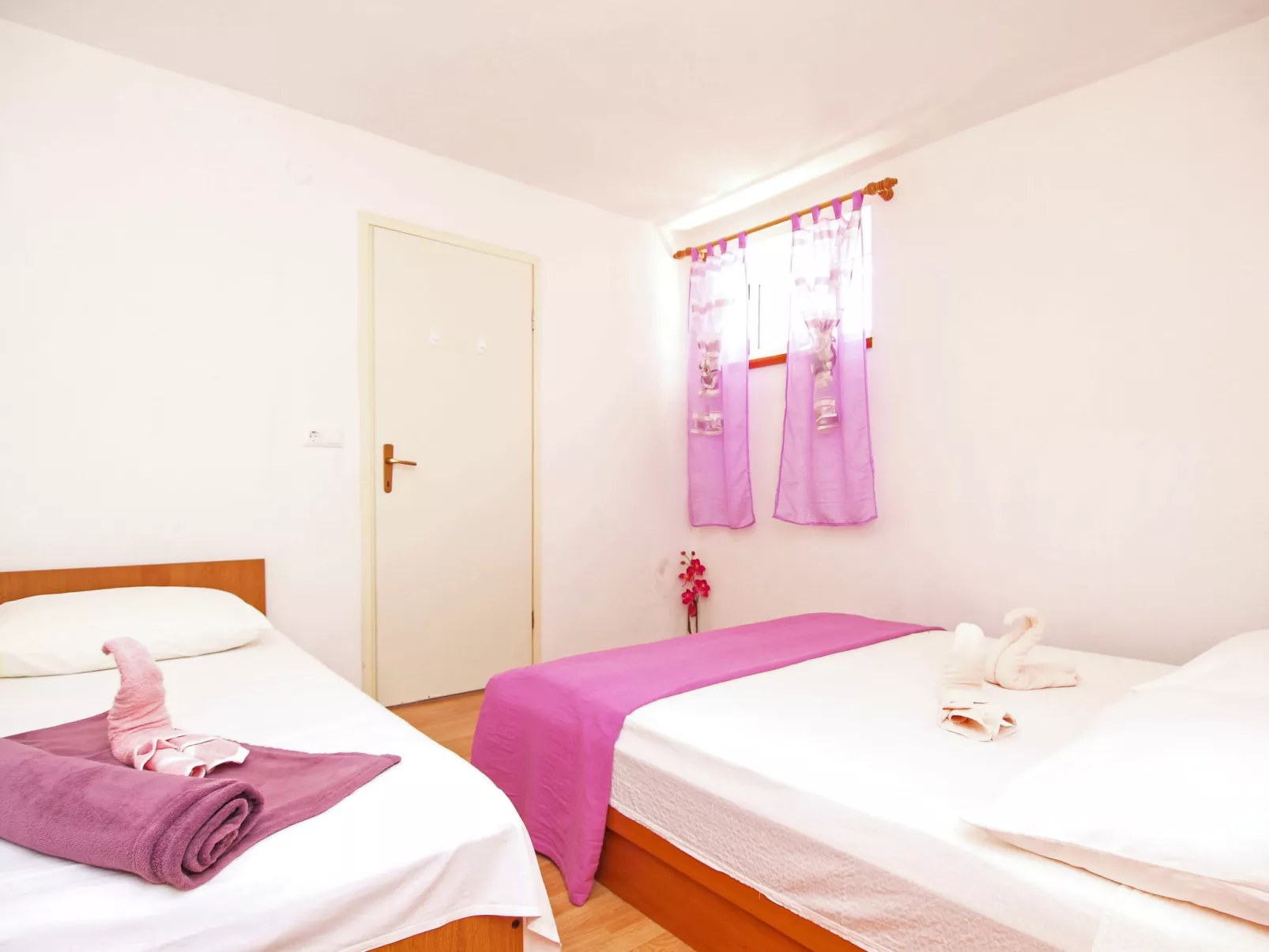 Slavica-Inside