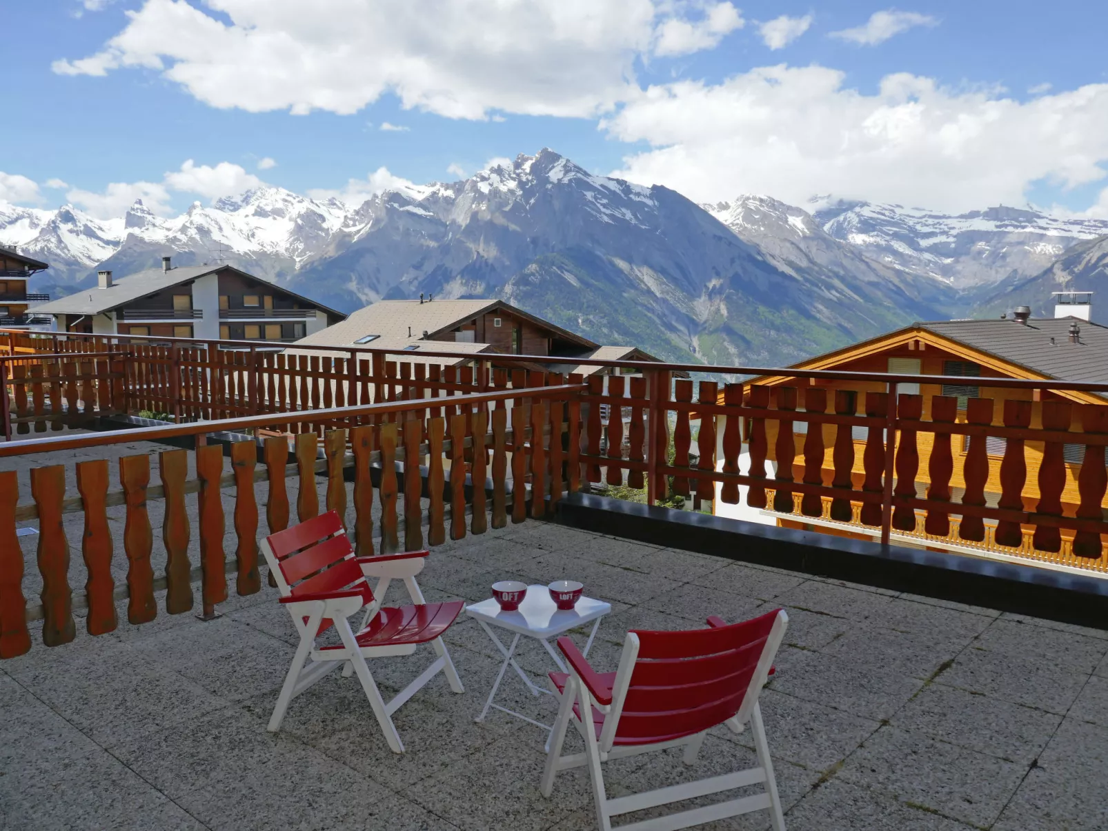 Grand Panorama A 01-Outside