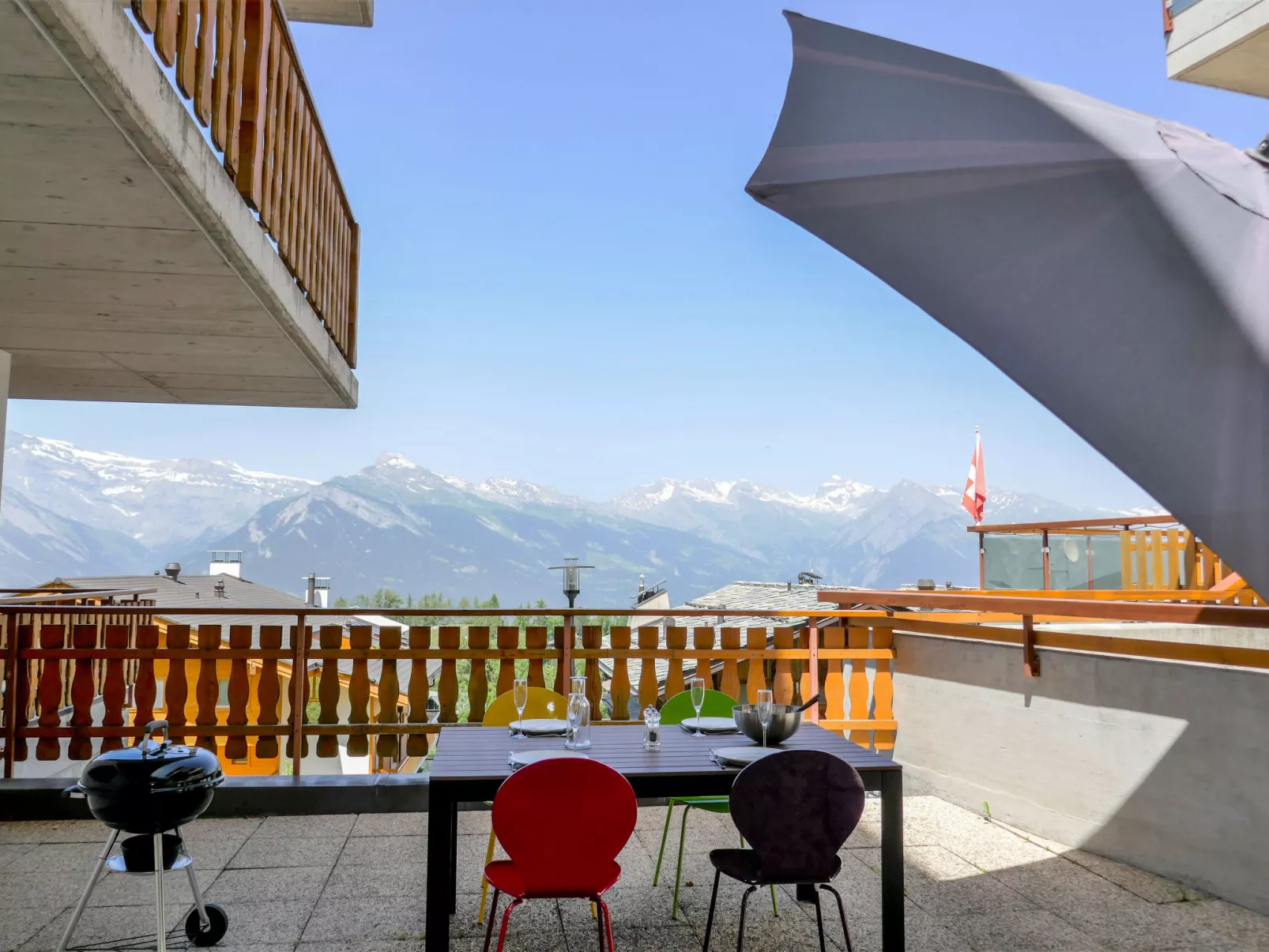 Grand Panorama A 01-Outside