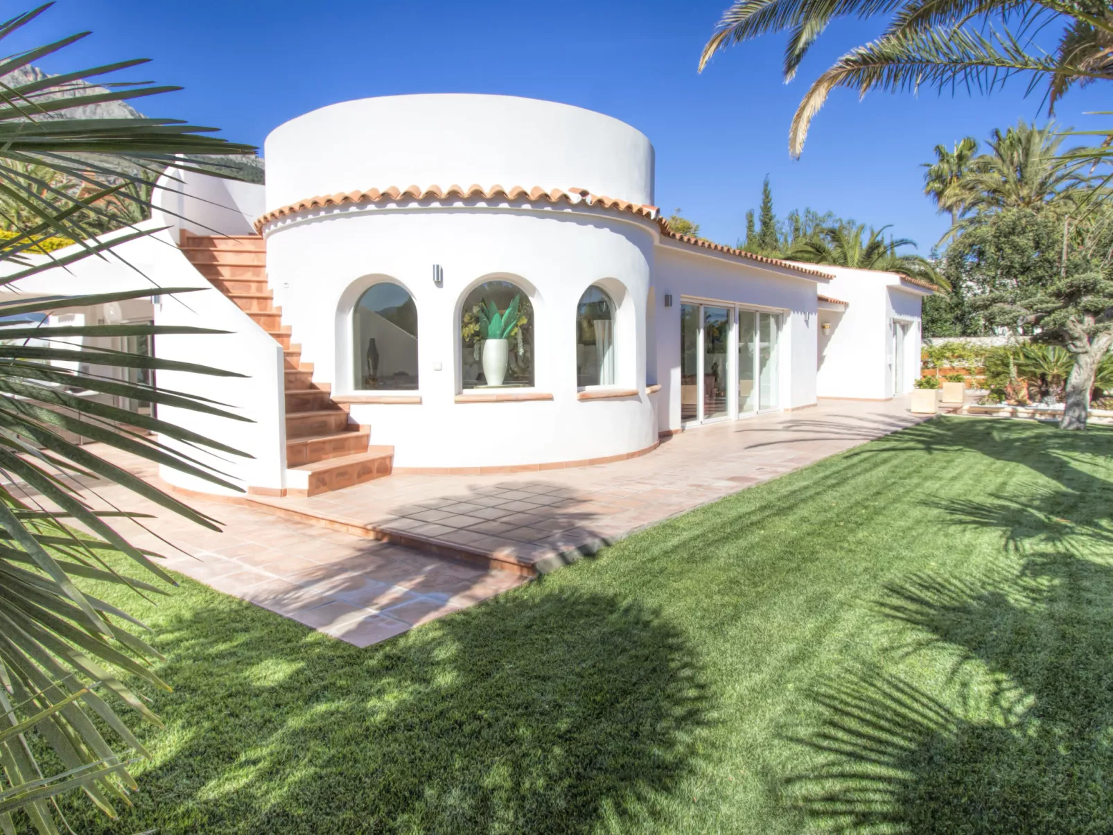 Villa del Maestro-Outside