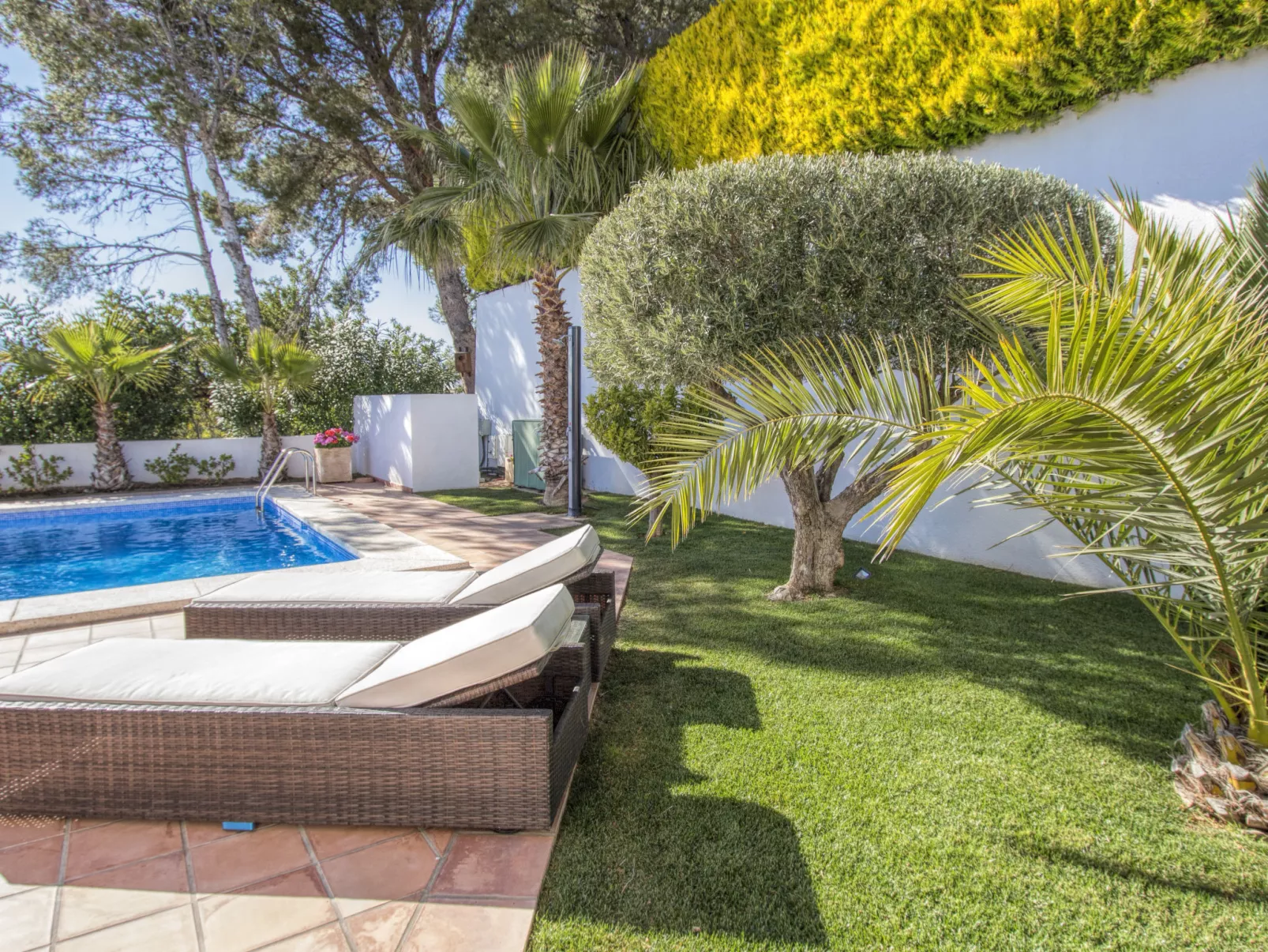 Villa del Maestro-Outside