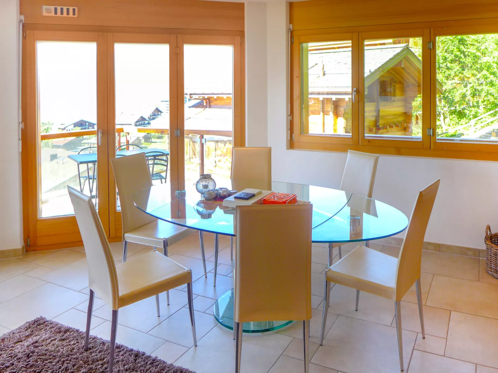 Domaine des Reines B4-Inside