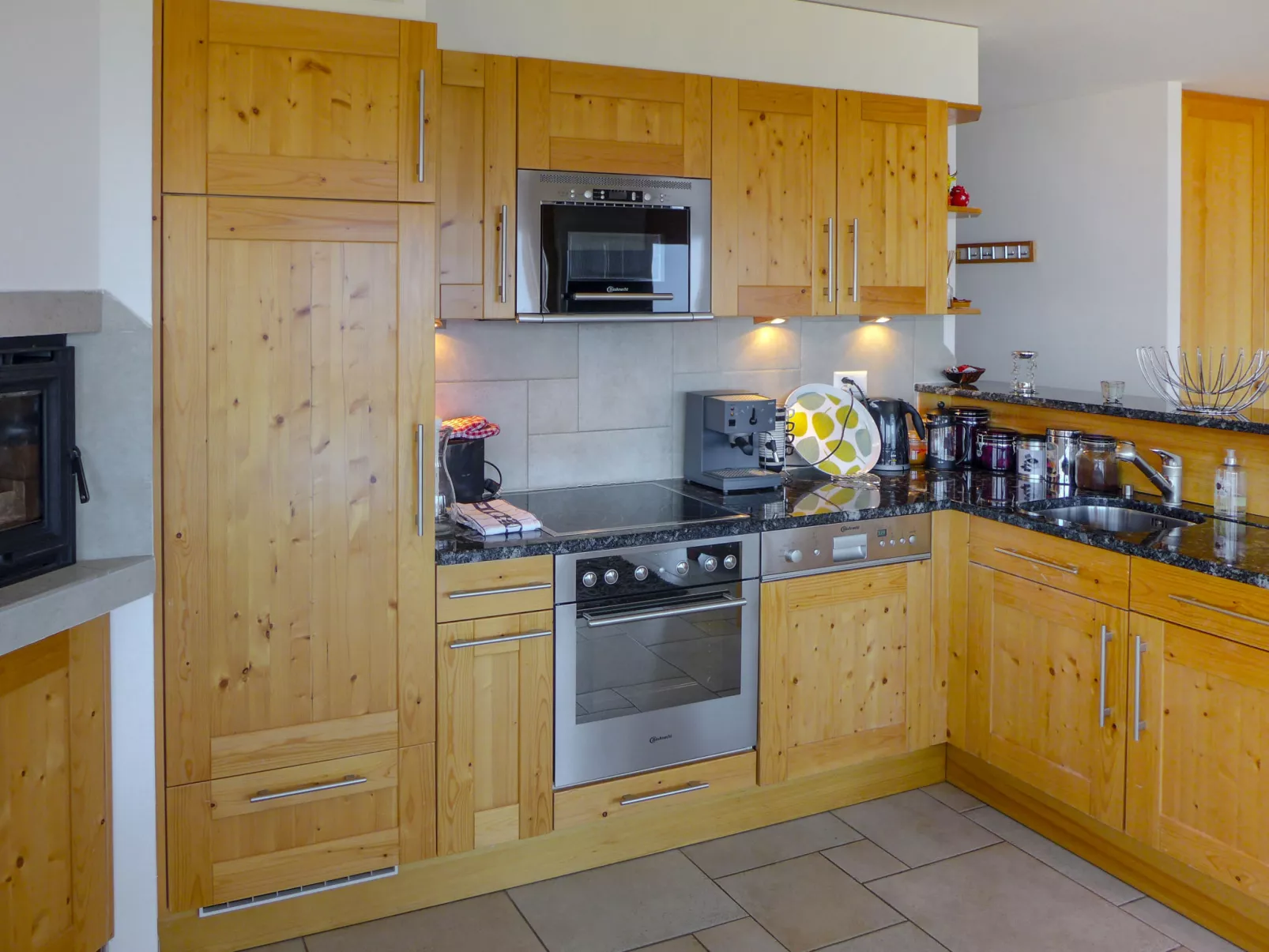 Domaine des Reines B4-Inside