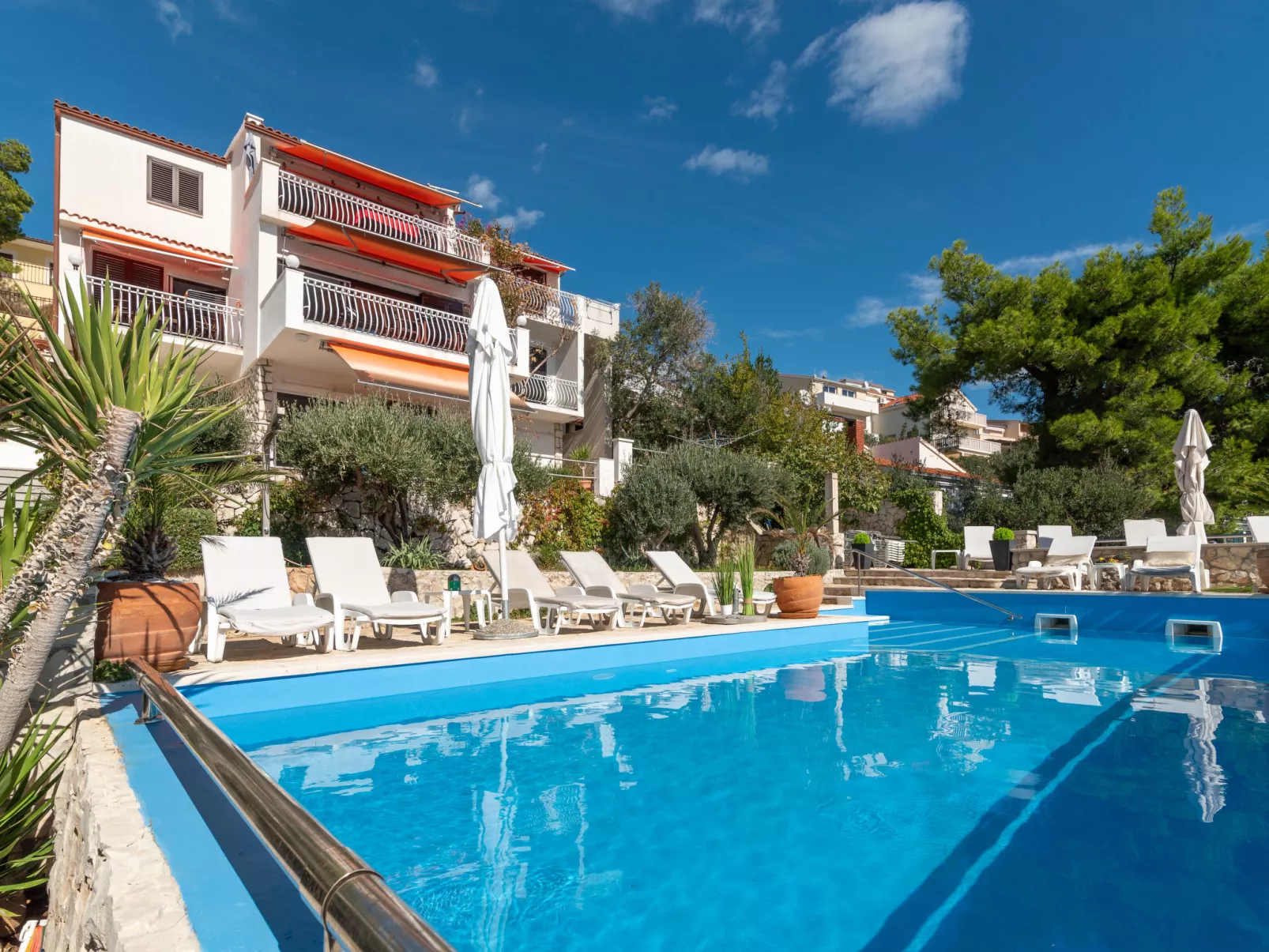 Villa Pinia-Outside
