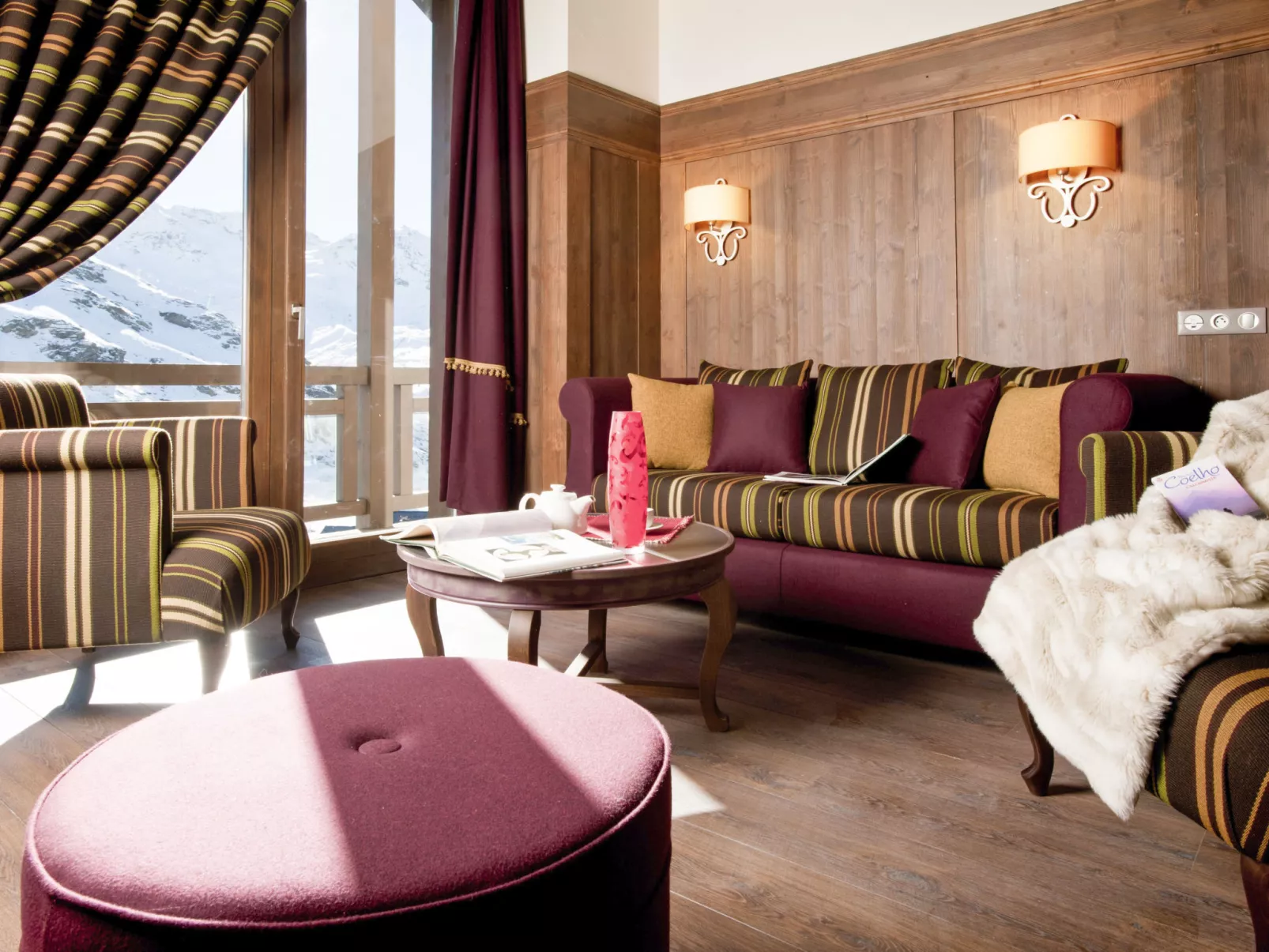 Le Hameau du Kashmir-Drinnen