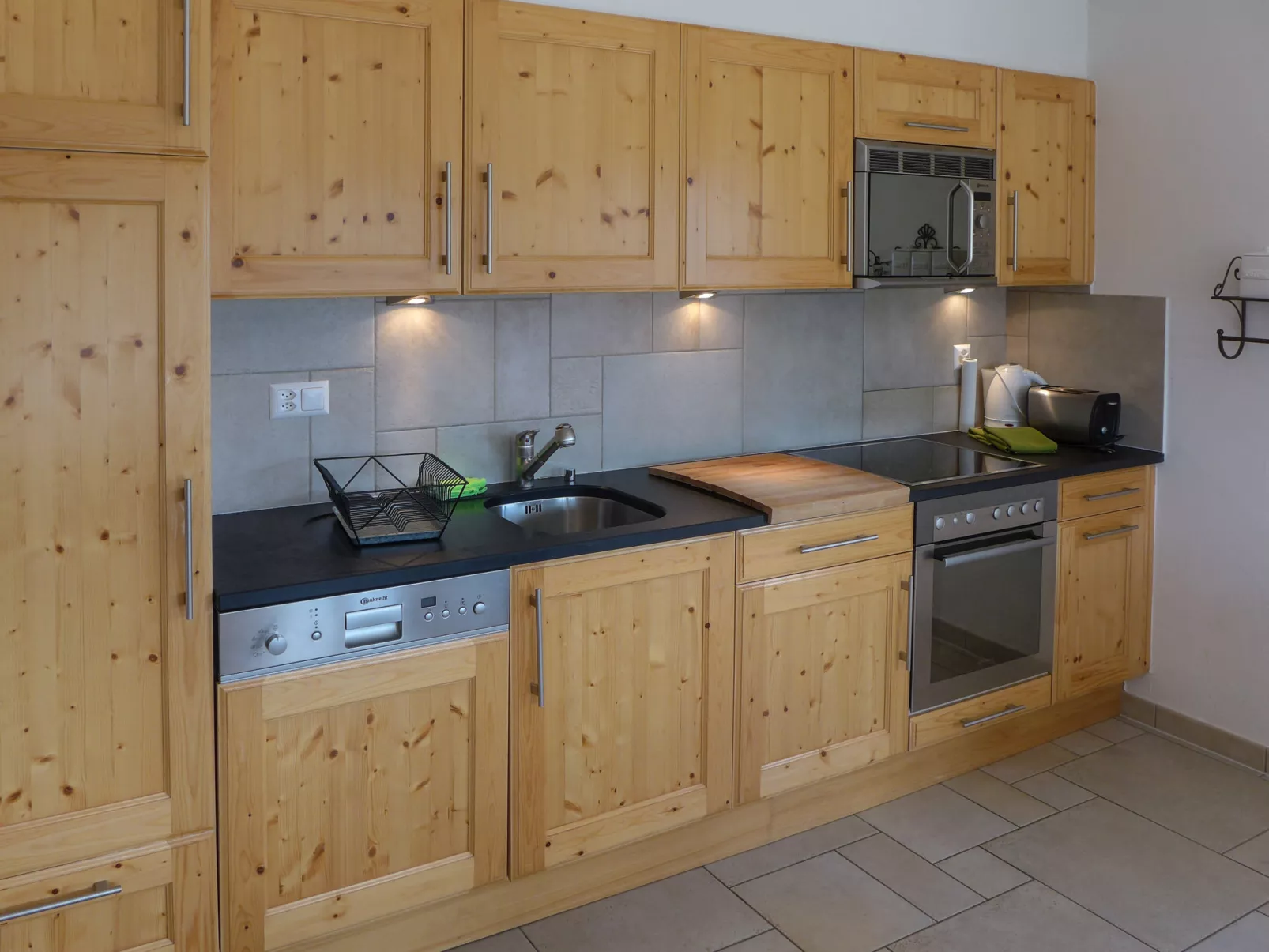 Domaine des Reines D1A-Inside