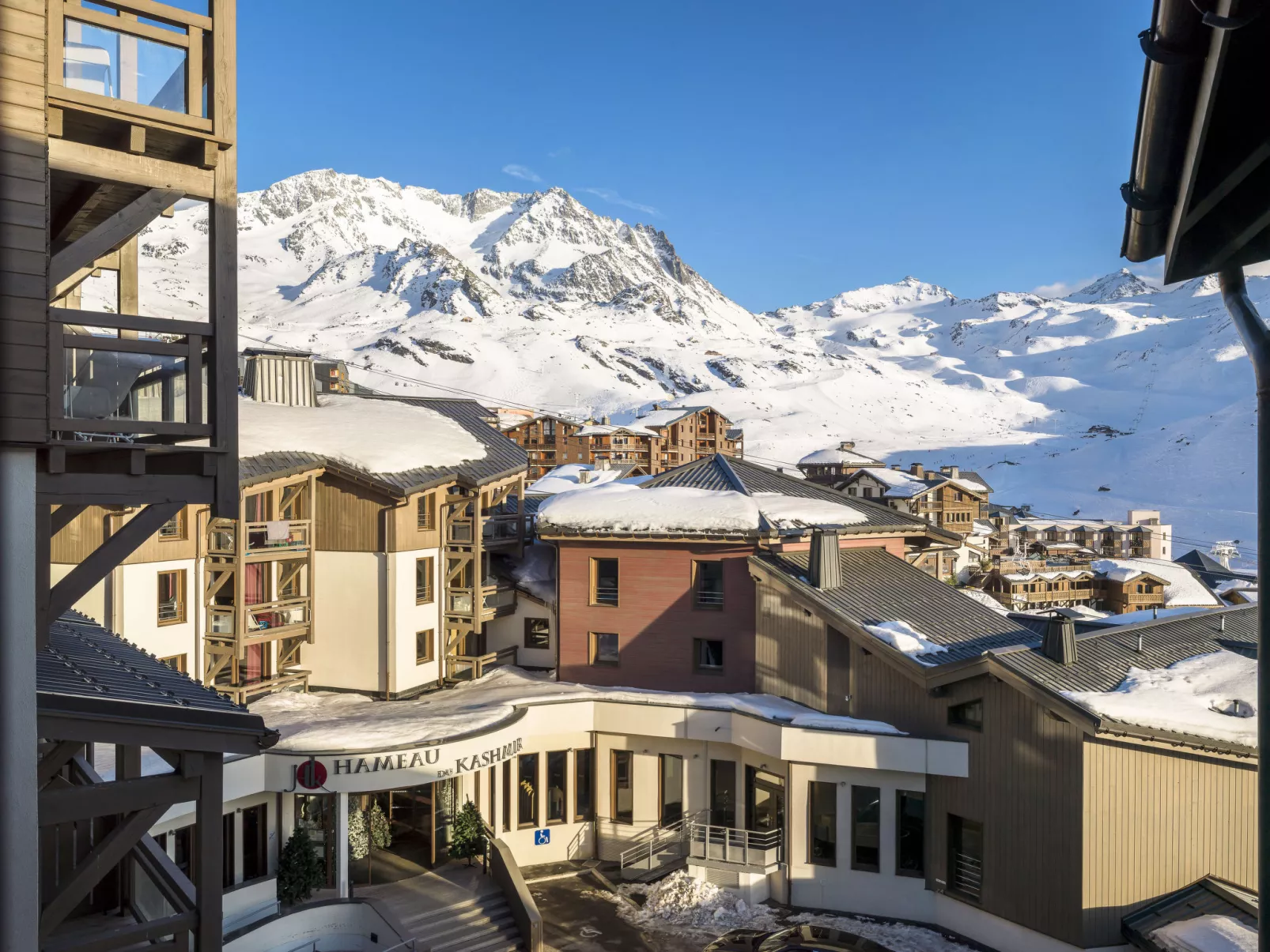 Le Hameau du Kashmir-Draußen