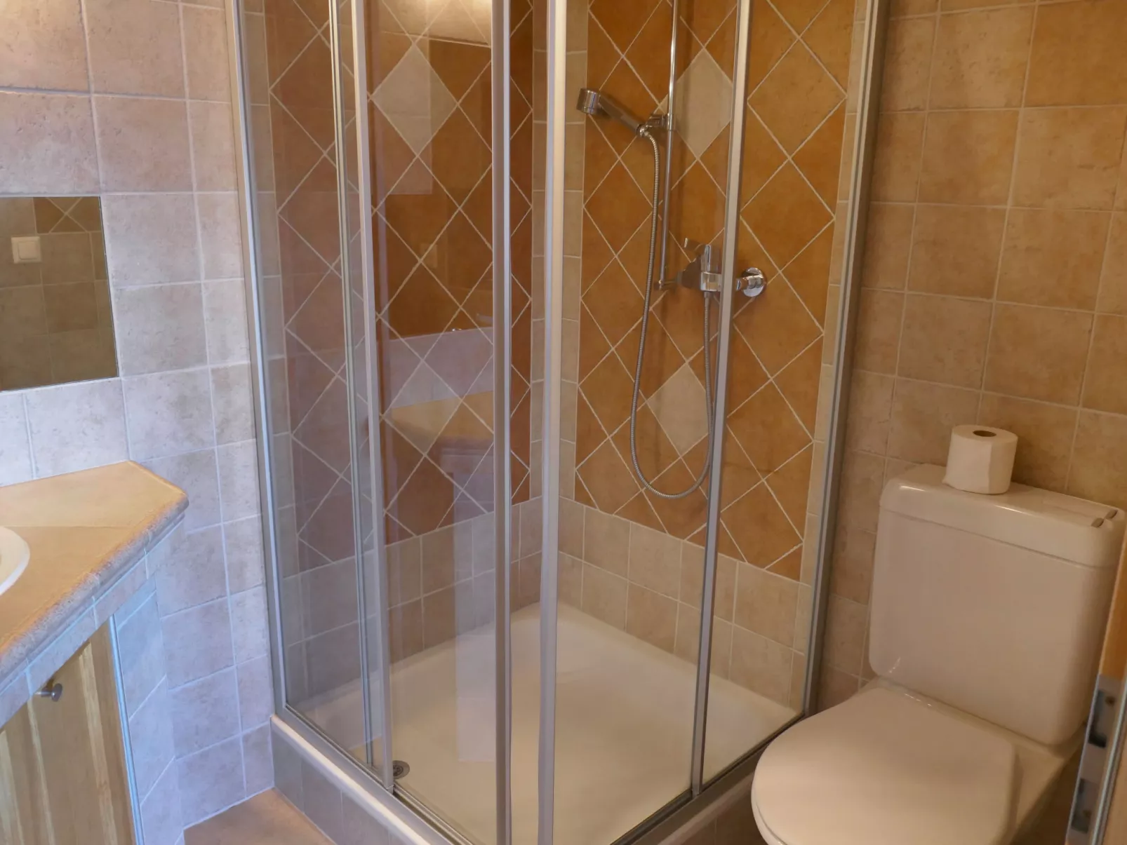Domaine des Reines A2-Inside