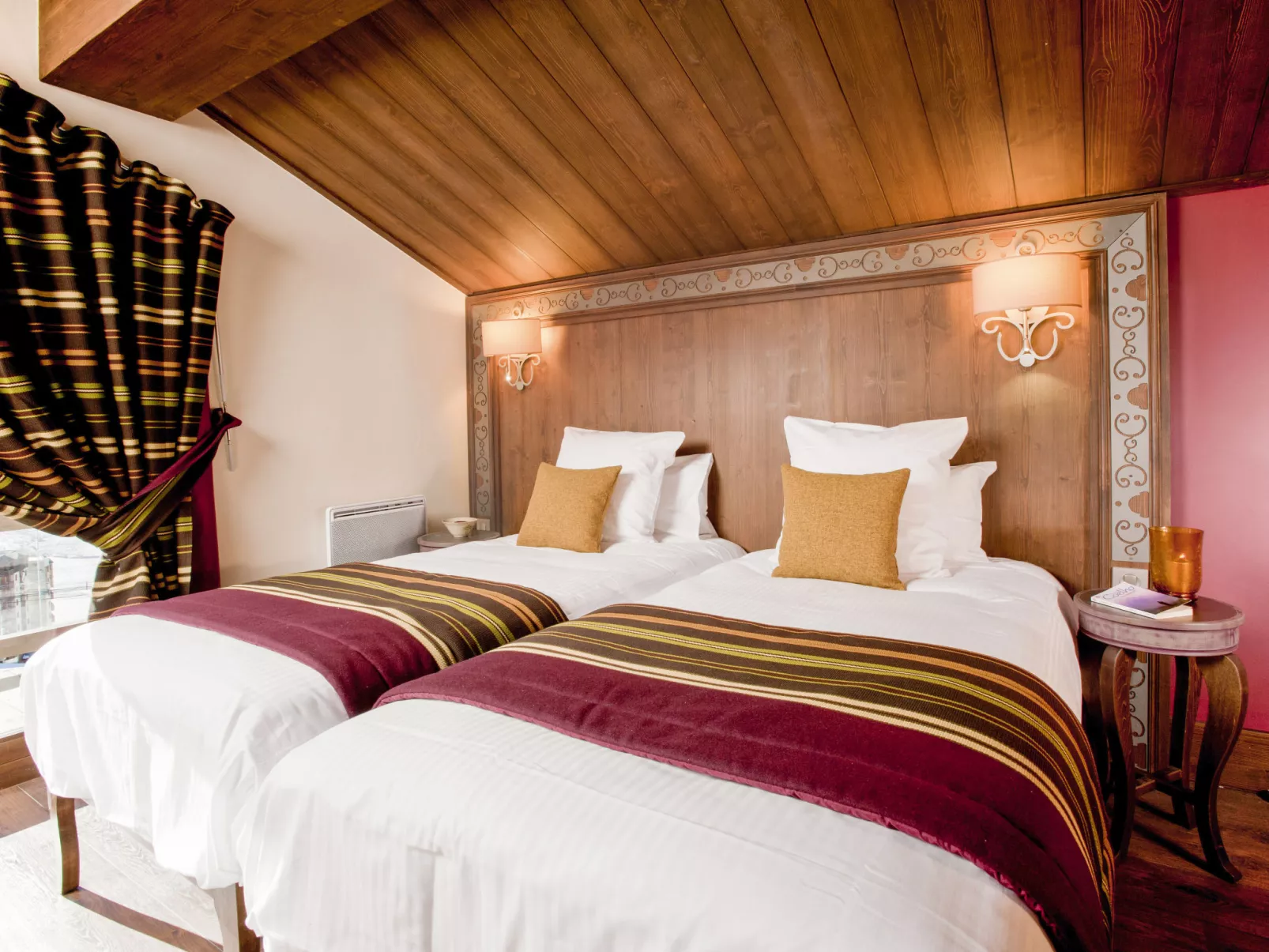 Le Hameau du Kashmir-Inside