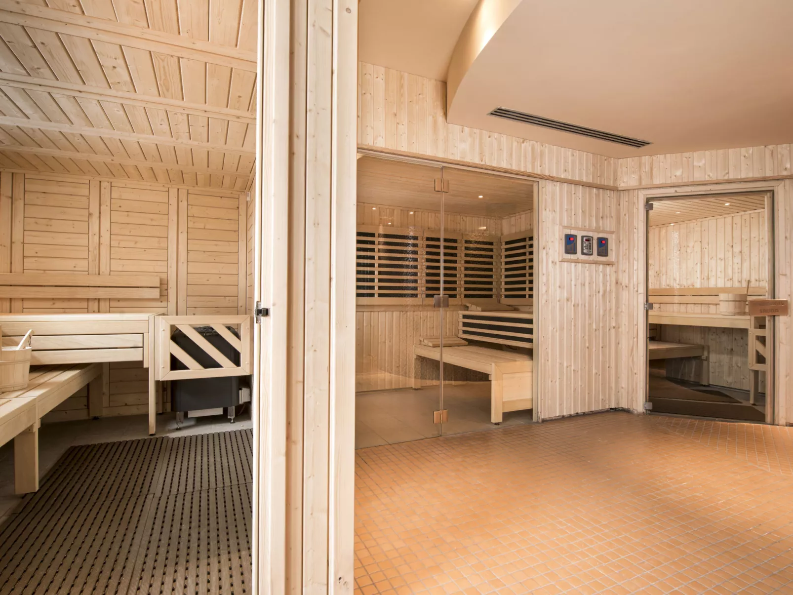 Le Hameau du Kashmir-Inside