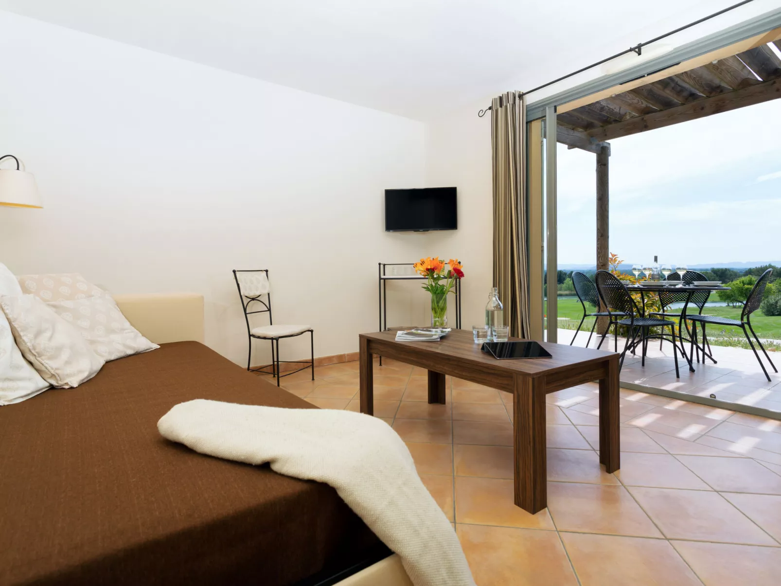 Provence Country Club-Drinnen