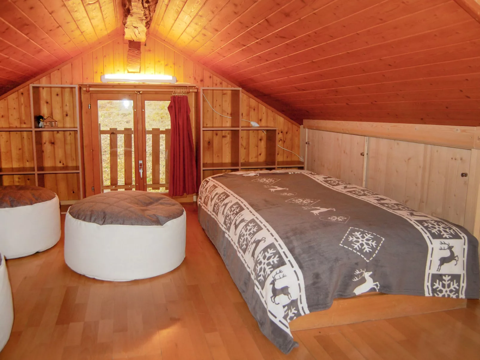 Le Ruisseau-Inside