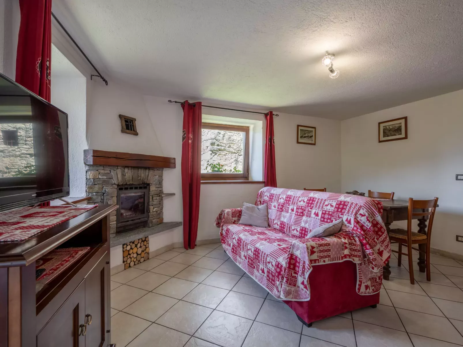 Ville sur Sarre-Inside