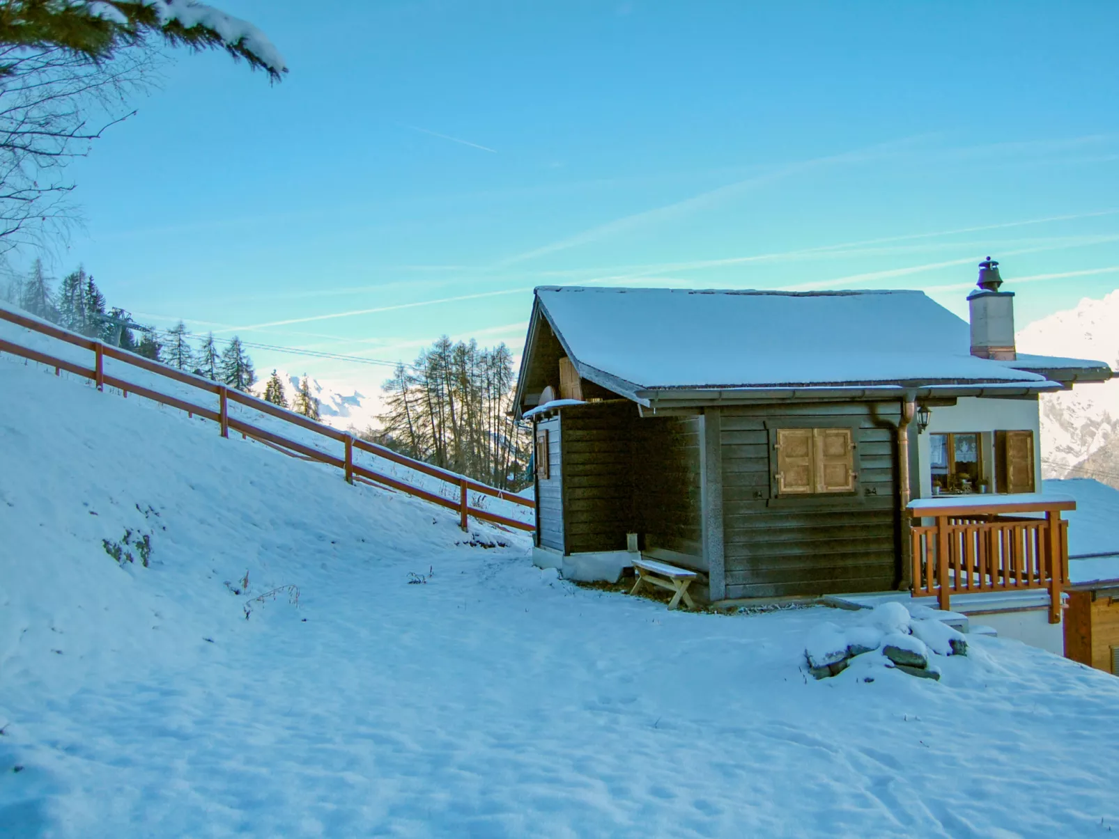 Le Ruisseau-Outside