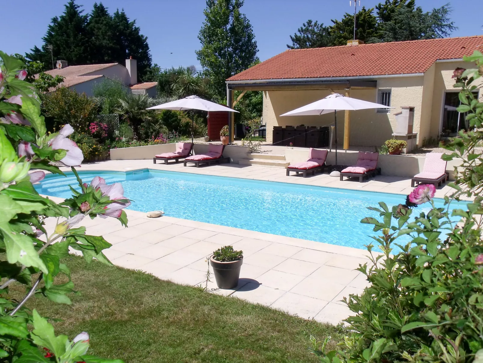 Villa Les Cygnes-Outside