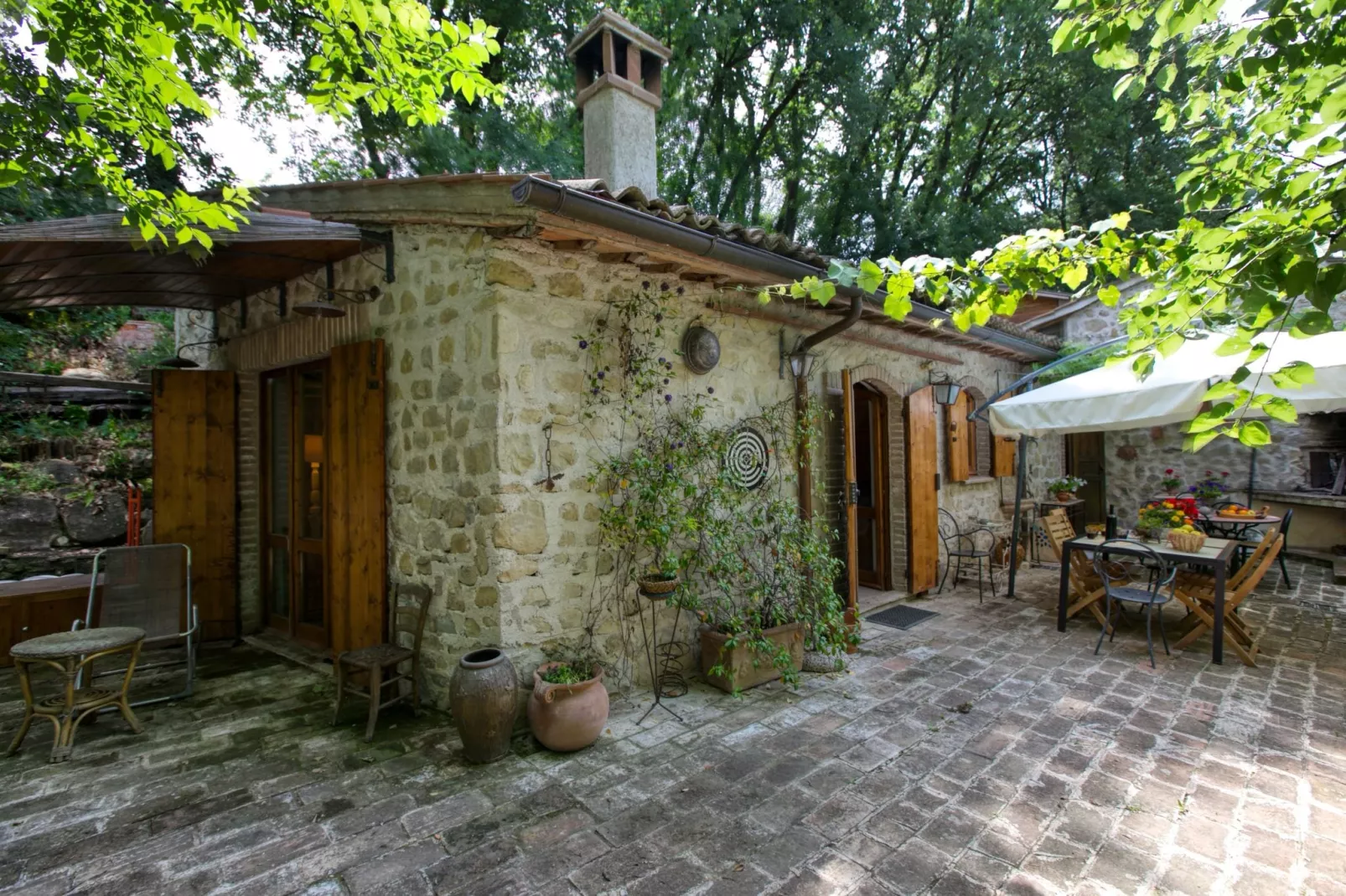 Villa Giuli-Exterior summer