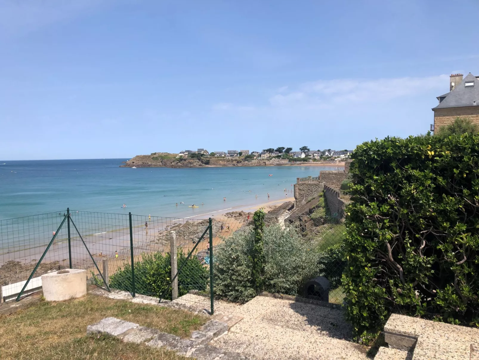 La longue vue-Outside