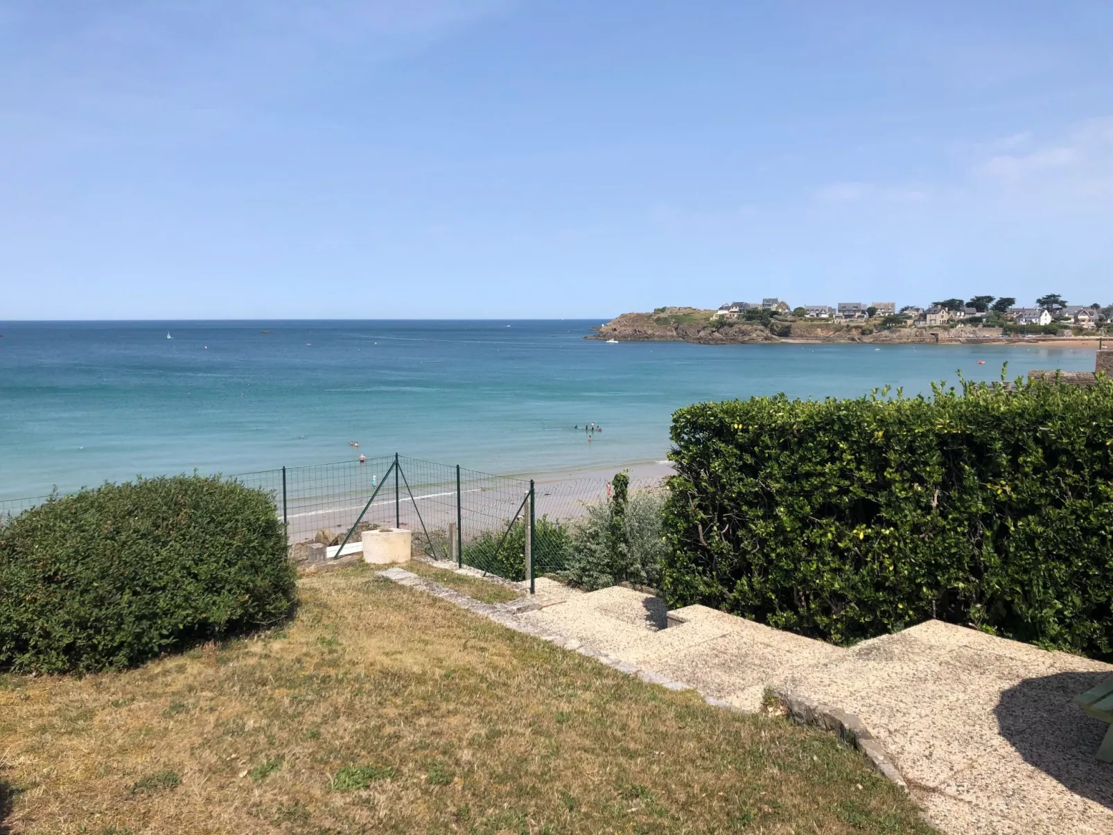 La longue vue-Outside
