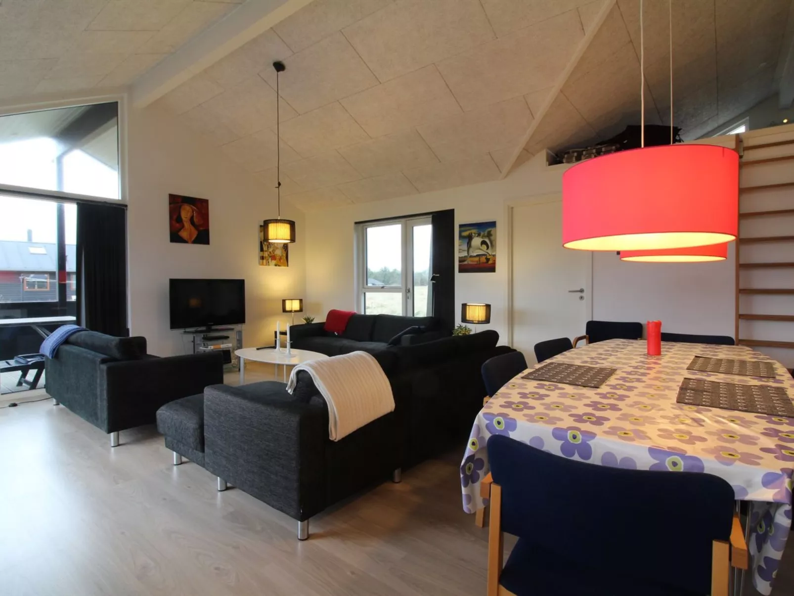 "Fader" - 950m from the sea-Inside