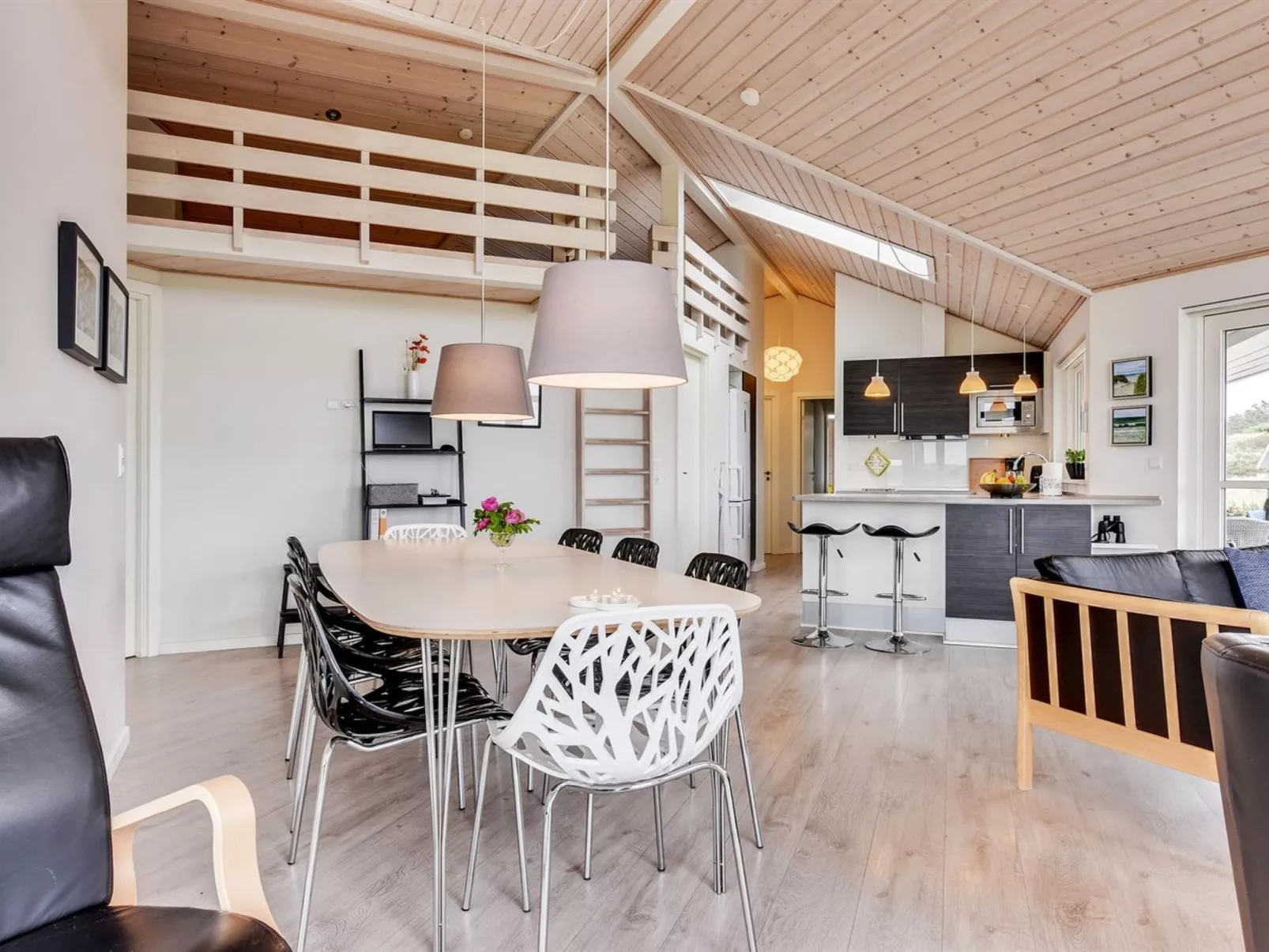 "Luzia" - 1.2km from the sea-Inside