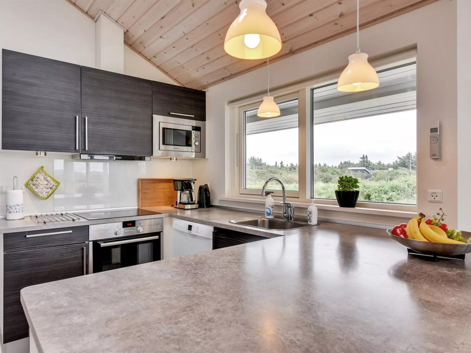 "Luzia" - 1.2km from the sea-Inside