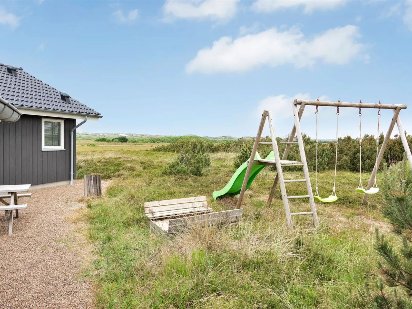 "Luzia" - 1.2km from the sea-Outside