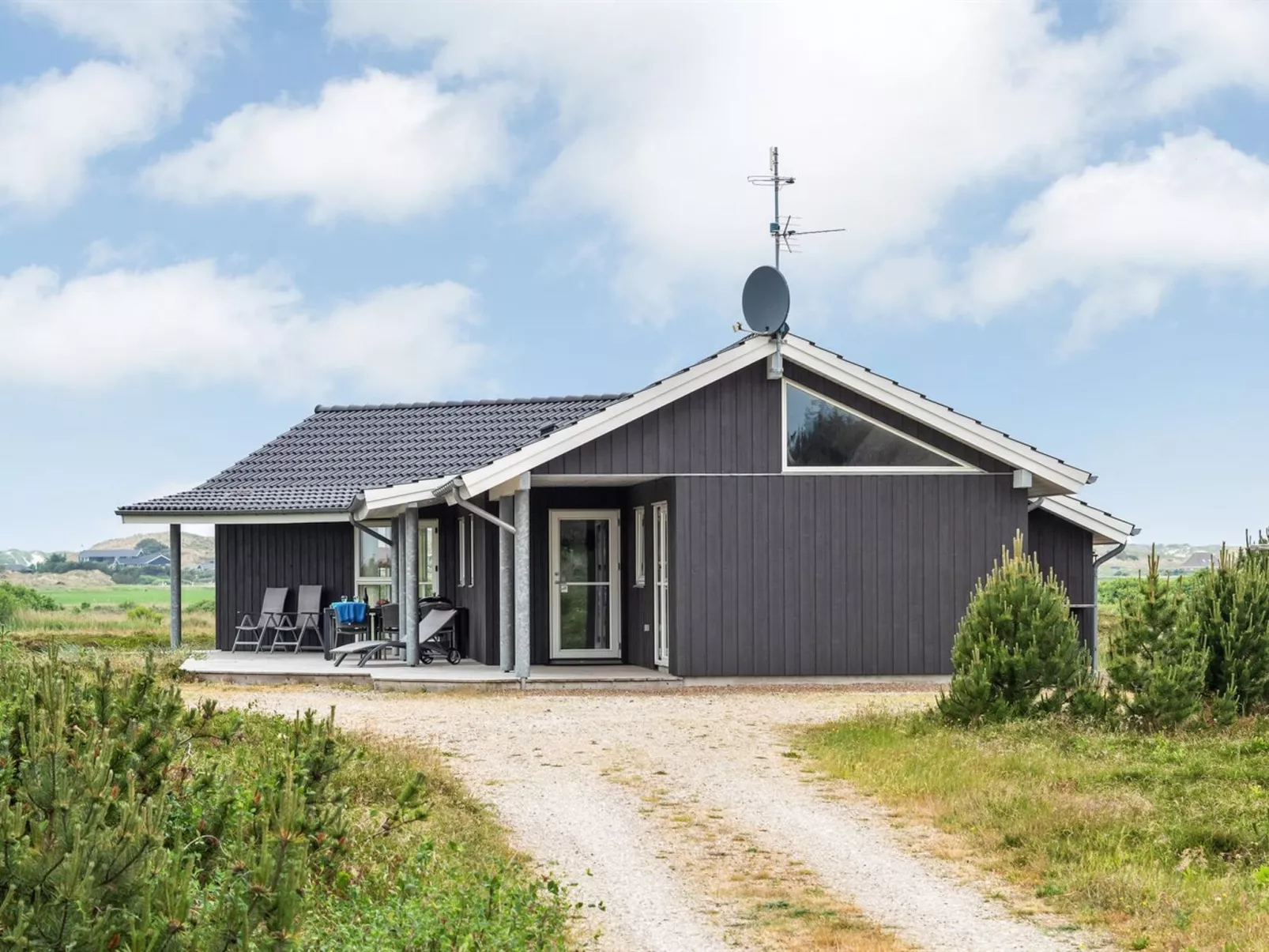 "Luzia" - 1.2km from the sea-Outside