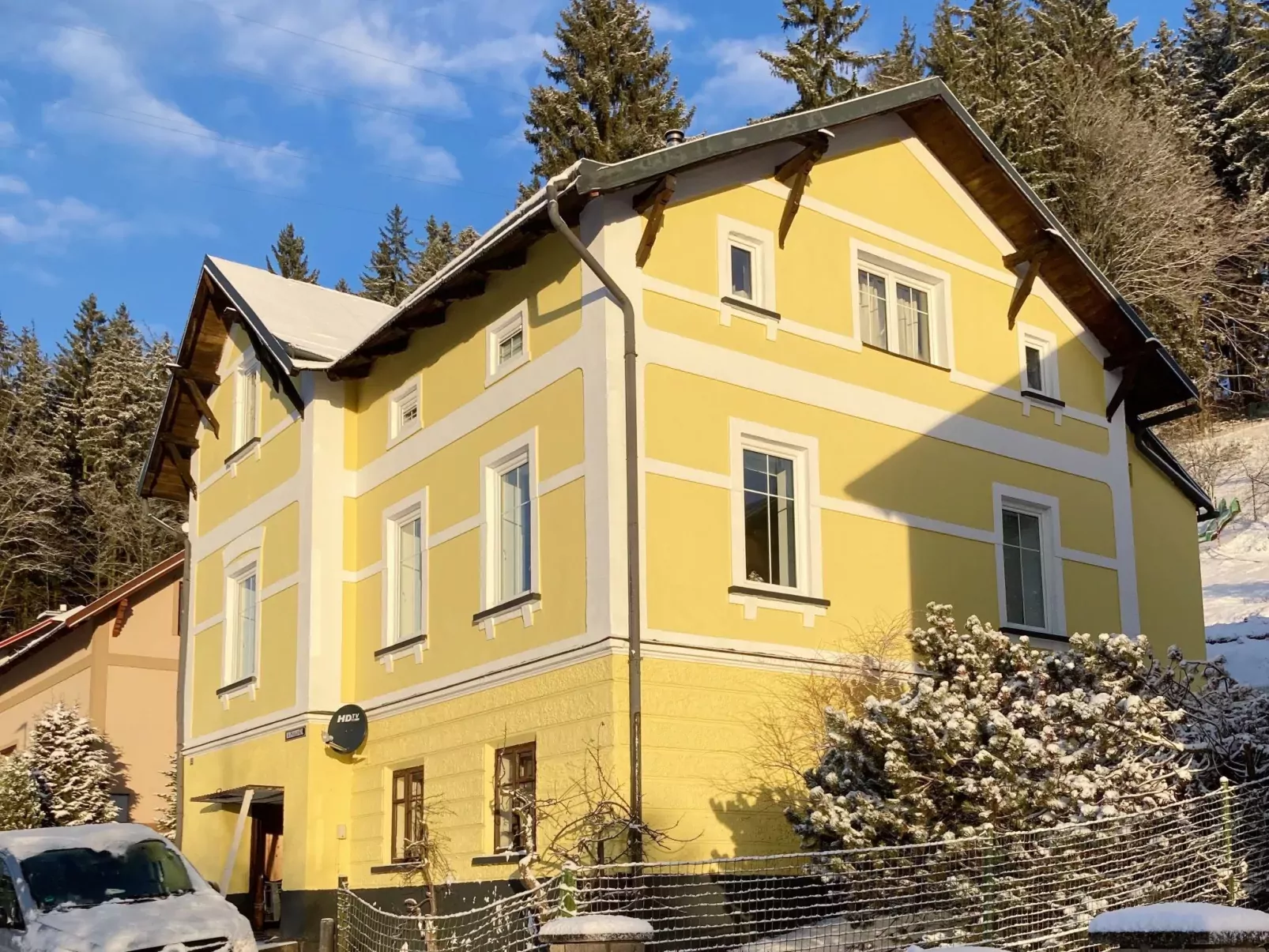 Hillside Lodge & Garden-Outside