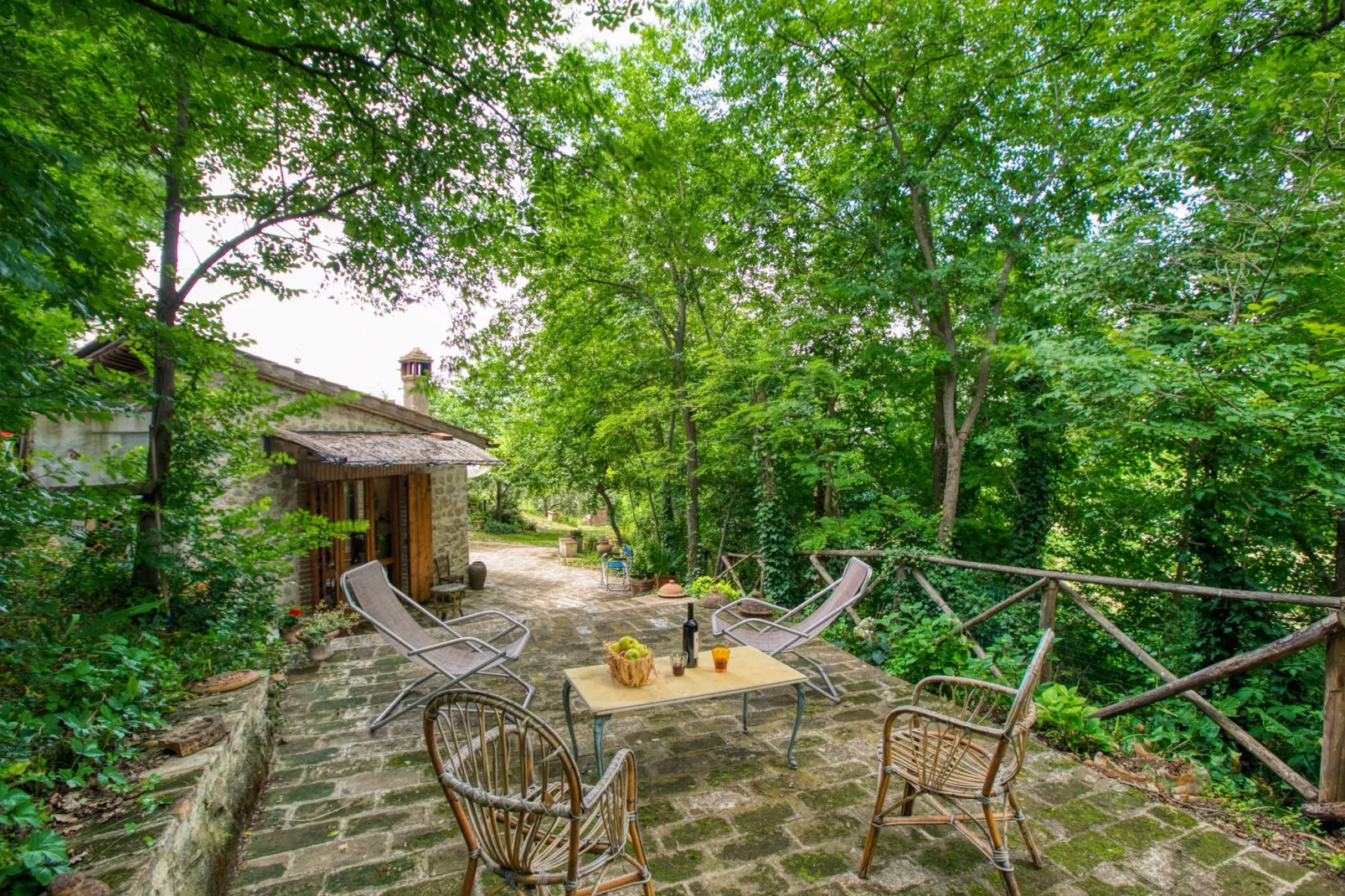 Villa Giuli-Gardens summer