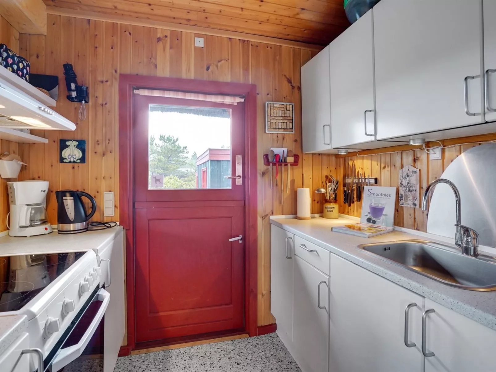 "Larsen" - 900m from the sea-Inside