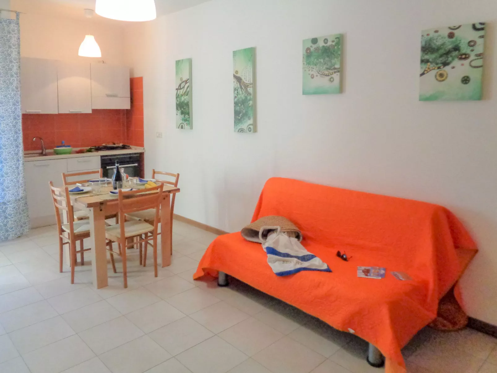 Green Marine, Palme, Ismare-Inside
