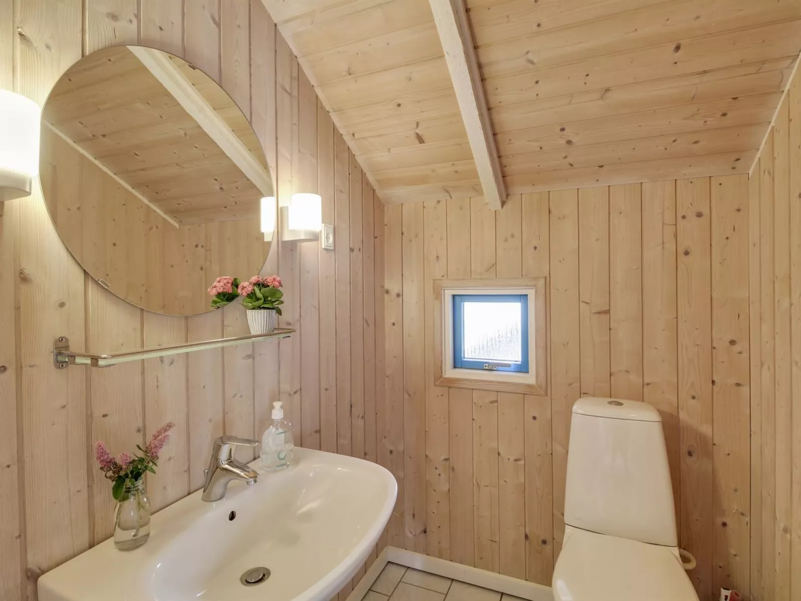 "Dedo" - 300m from the sea-Inside