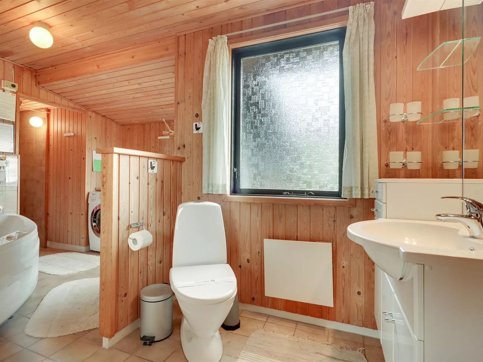 "Frigga" - 400m from the sea-Inside