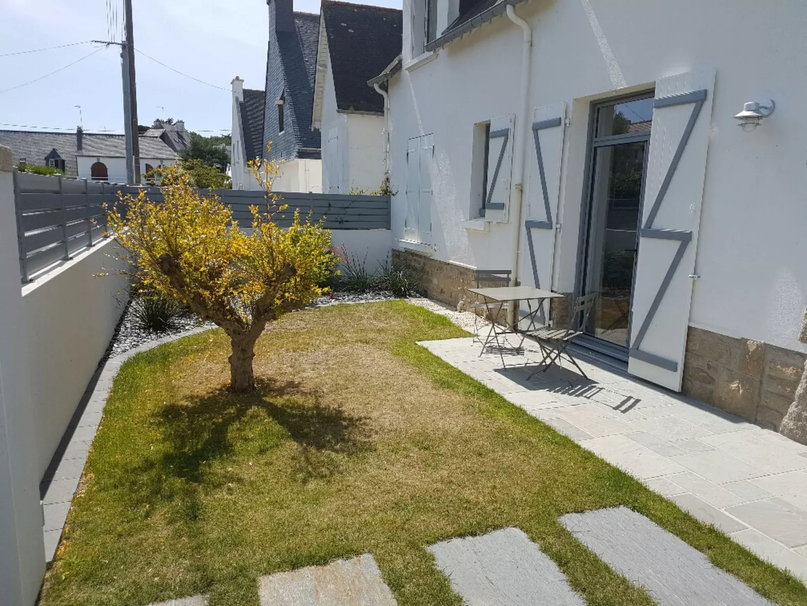 Les Elfes-Outside