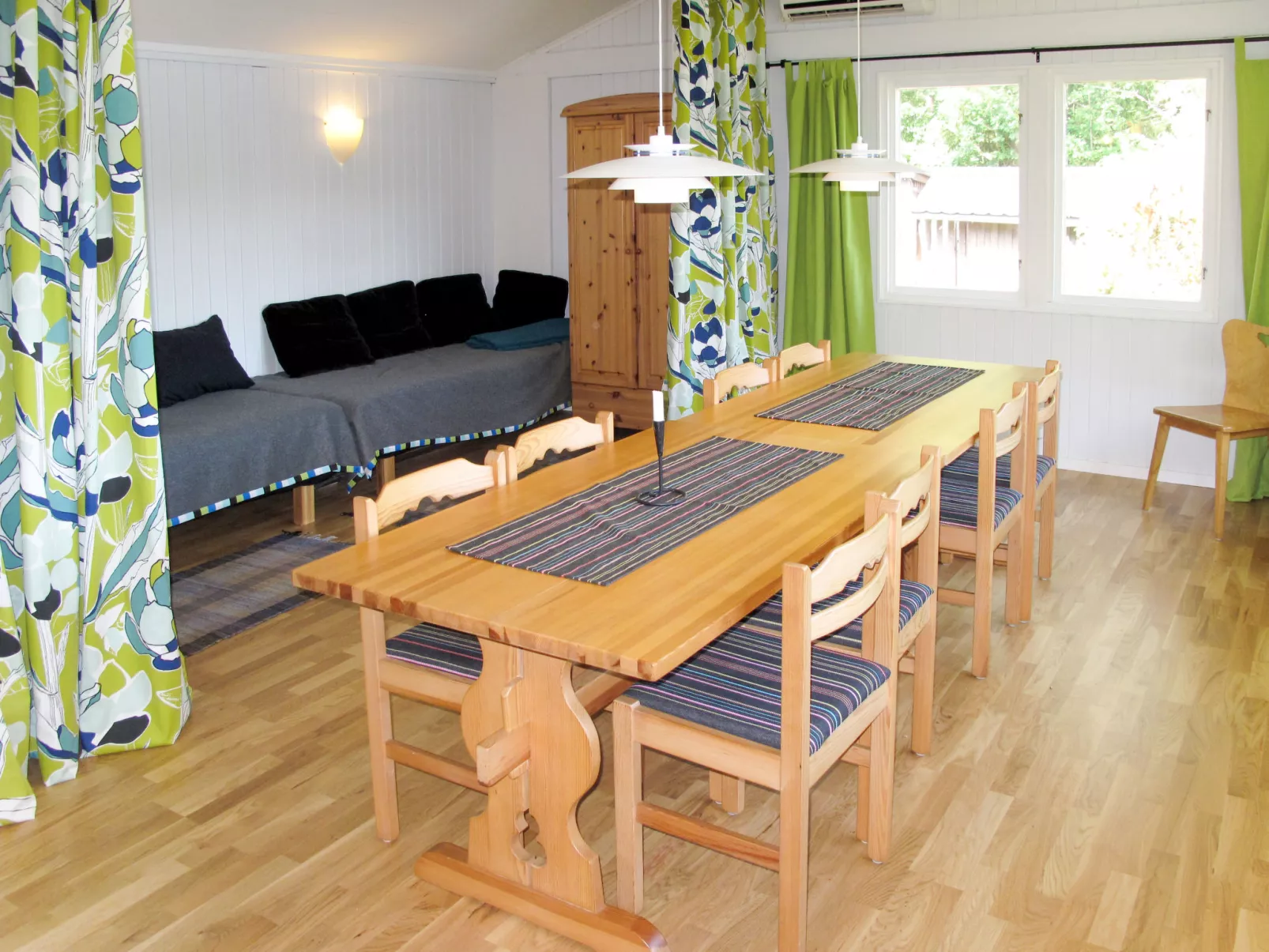 Munkhalla Utsikten-Inside