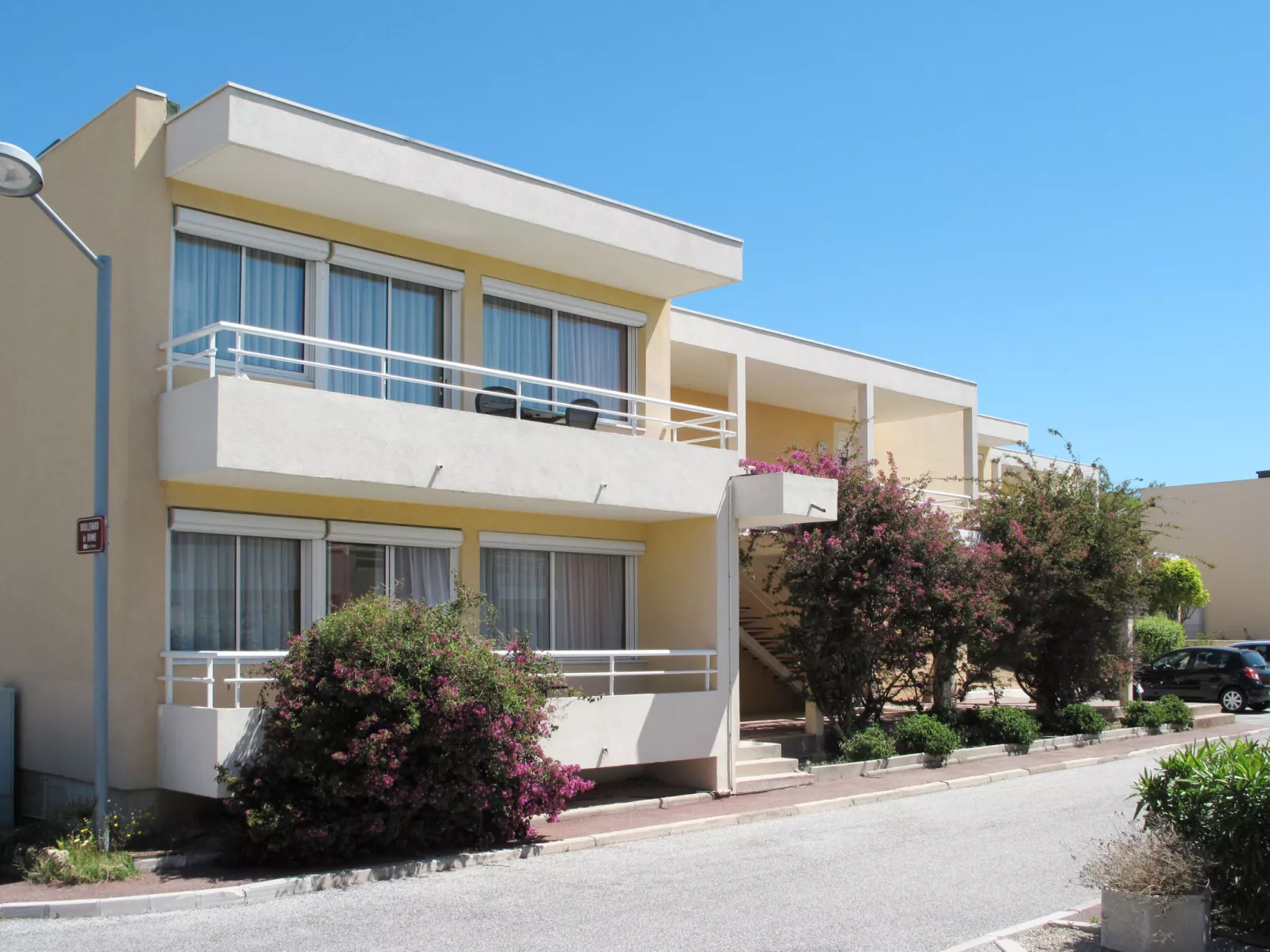 Cannes-Outside