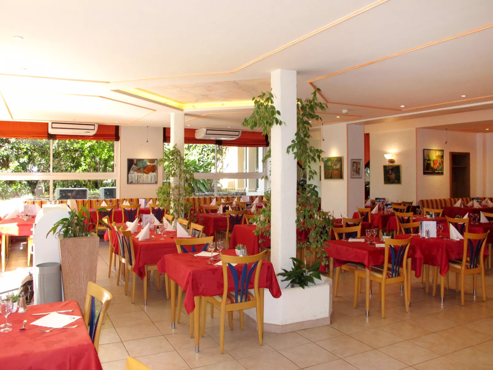 Cannes-Inside