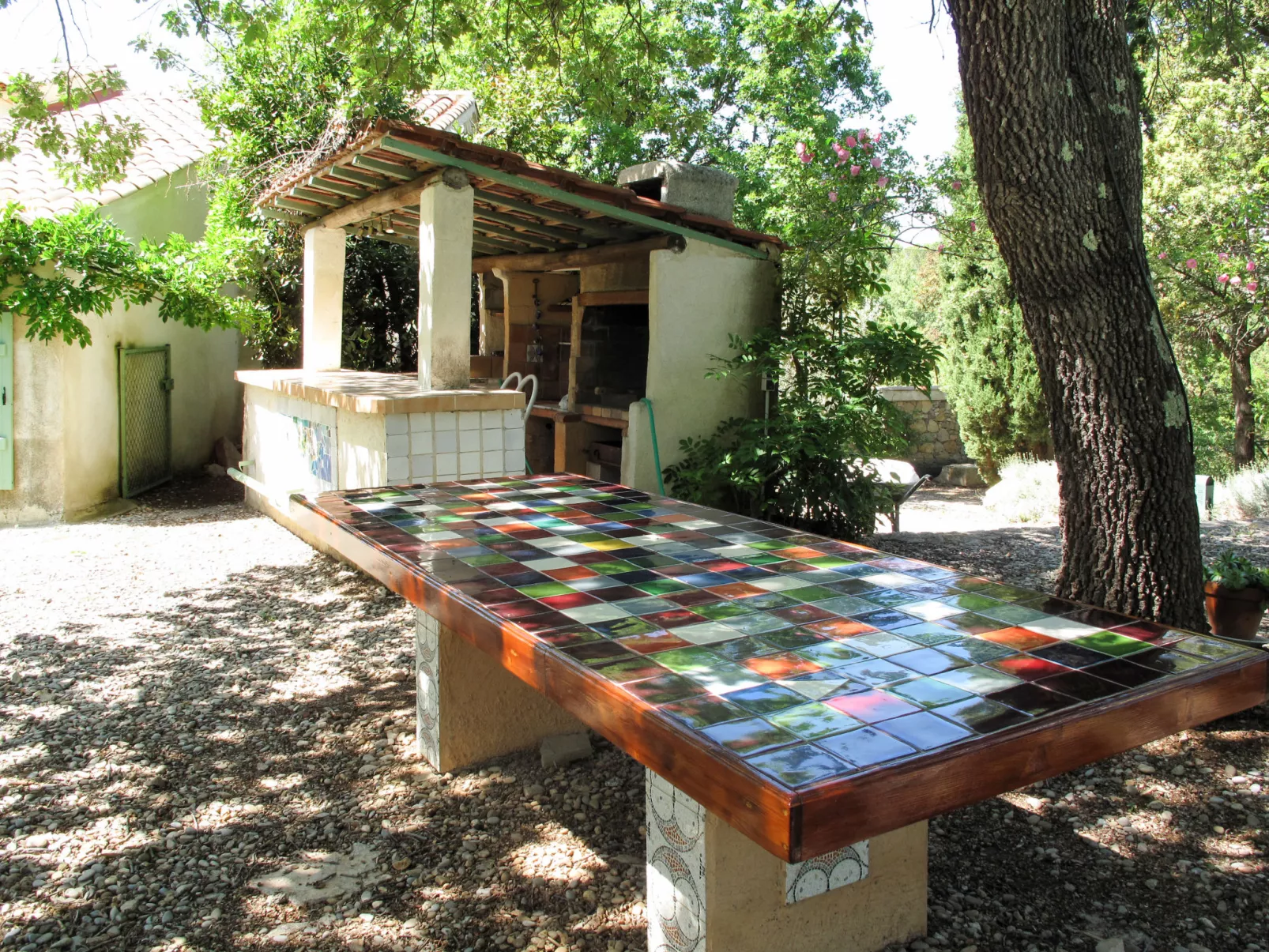 Mas des Lavandes-Outside