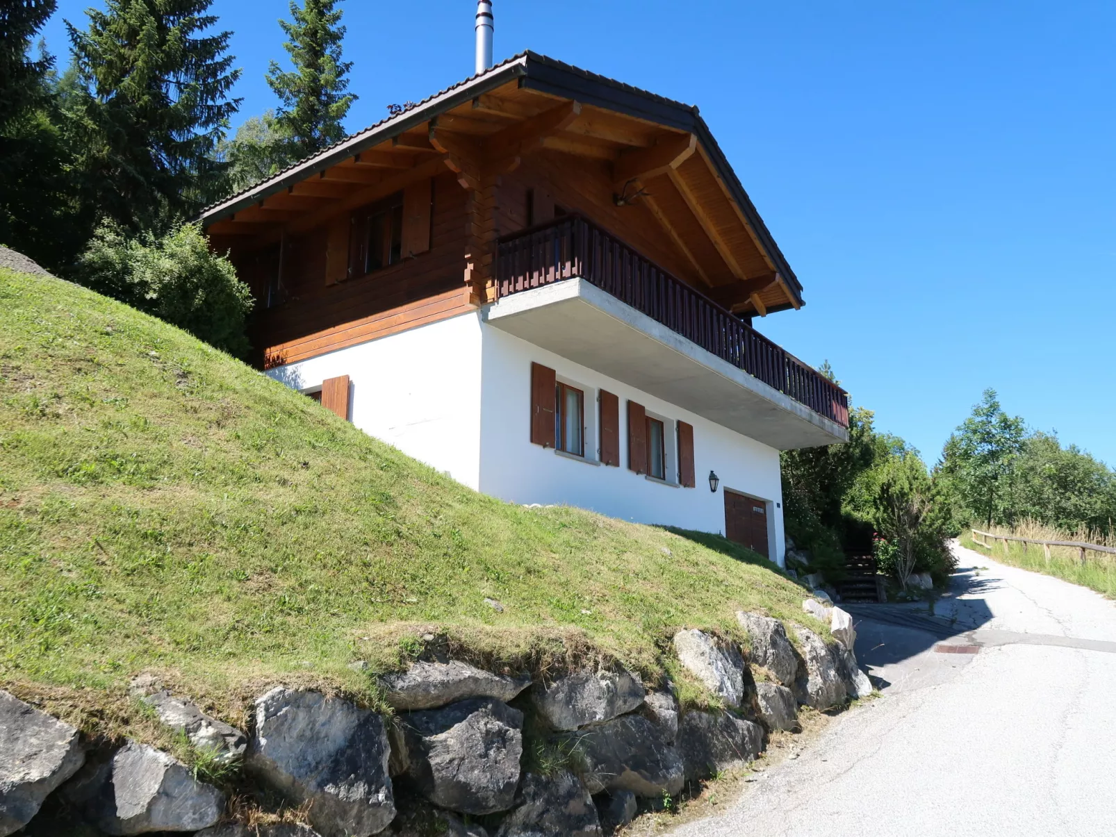 Dolce Cabane-Outside