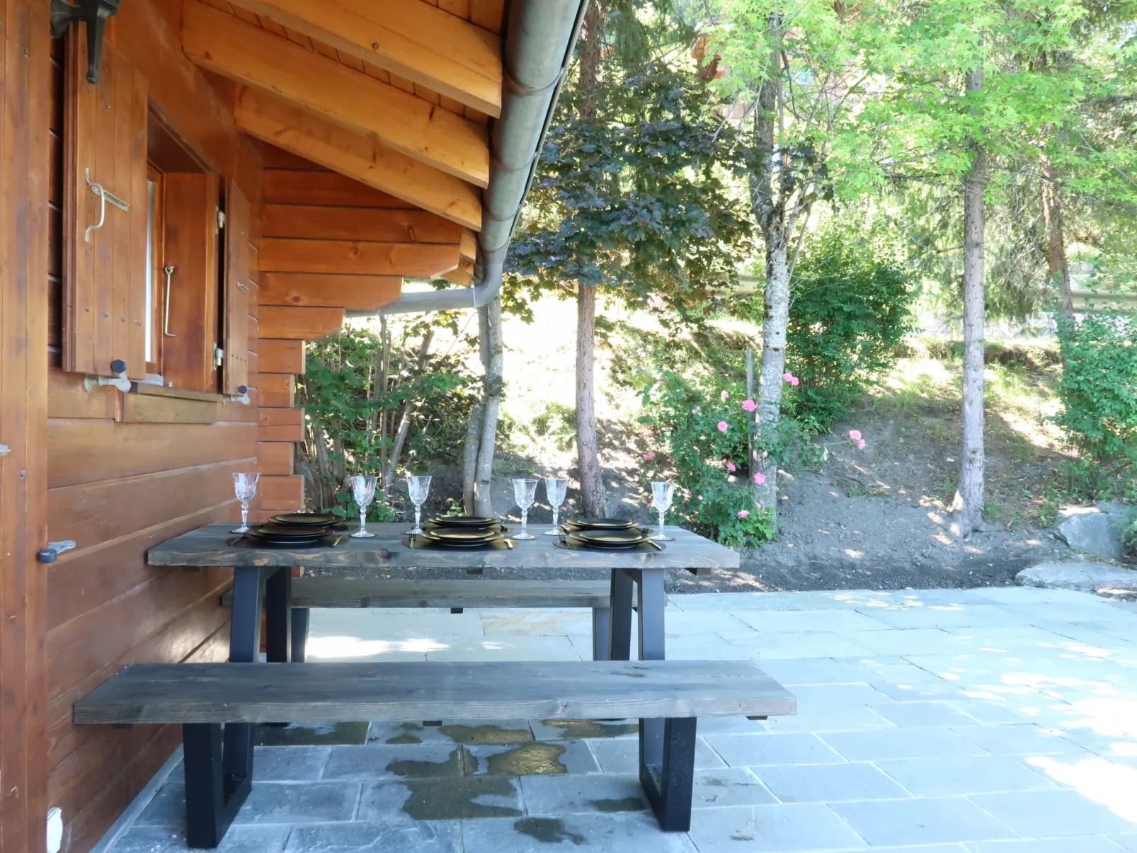 Dolce Cabane-Outside