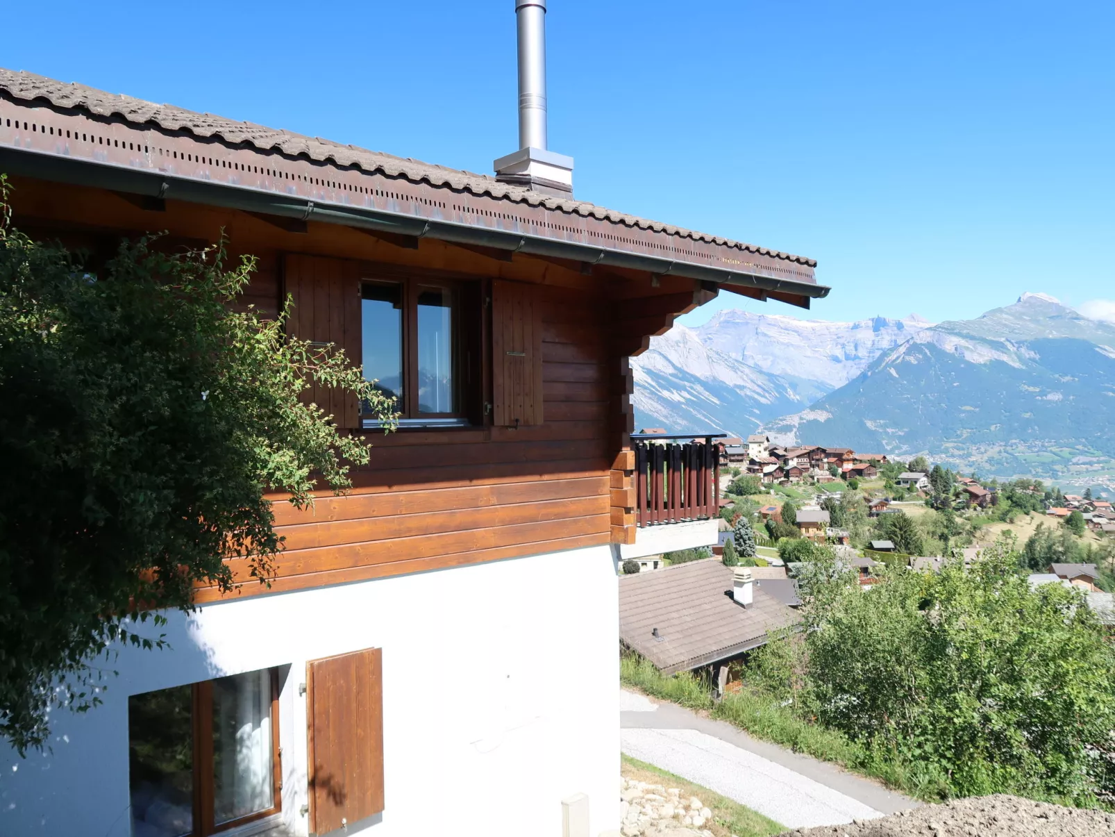 Dolce Cabane-Outside