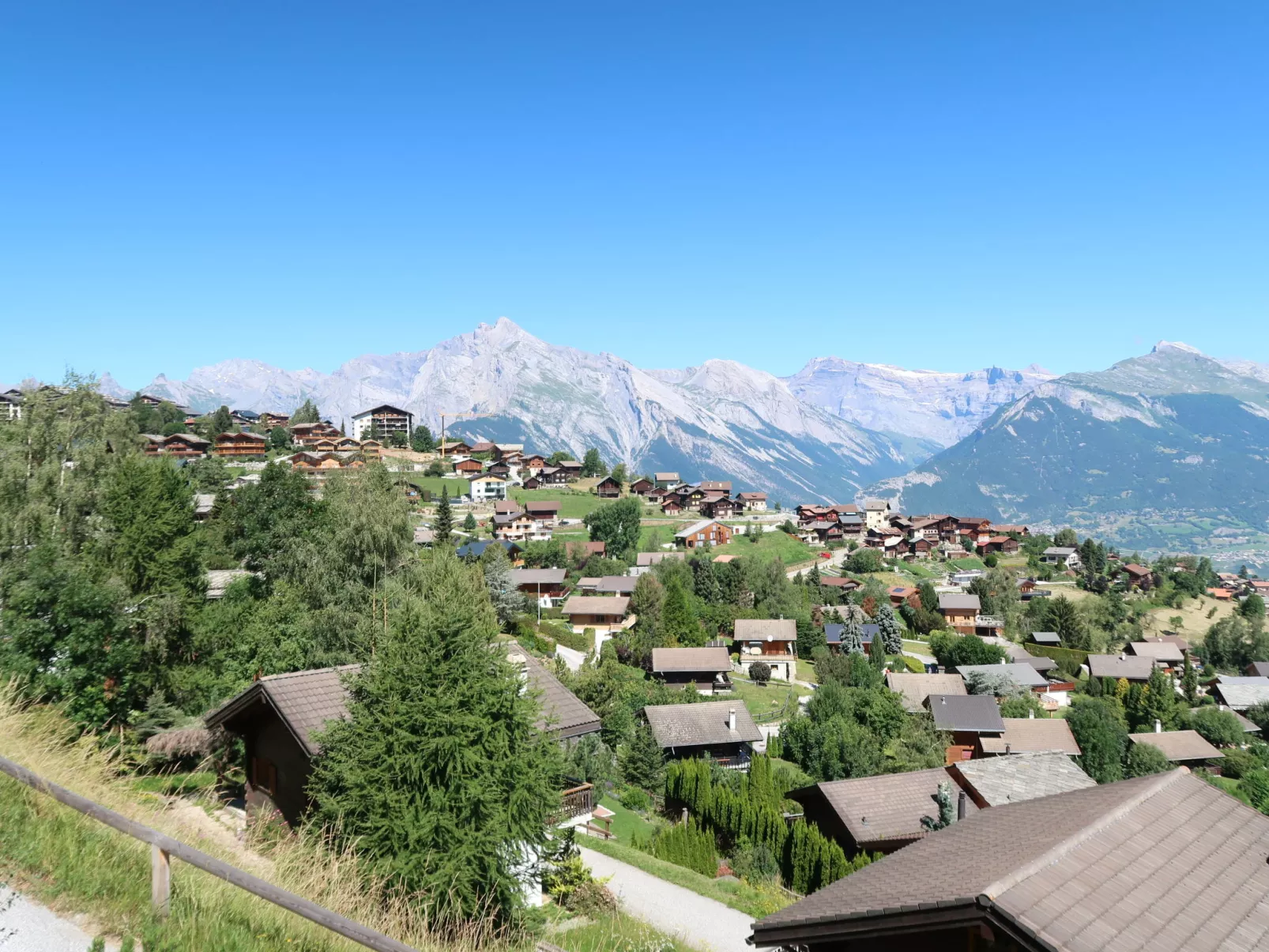Dolce Cabane-Outside
