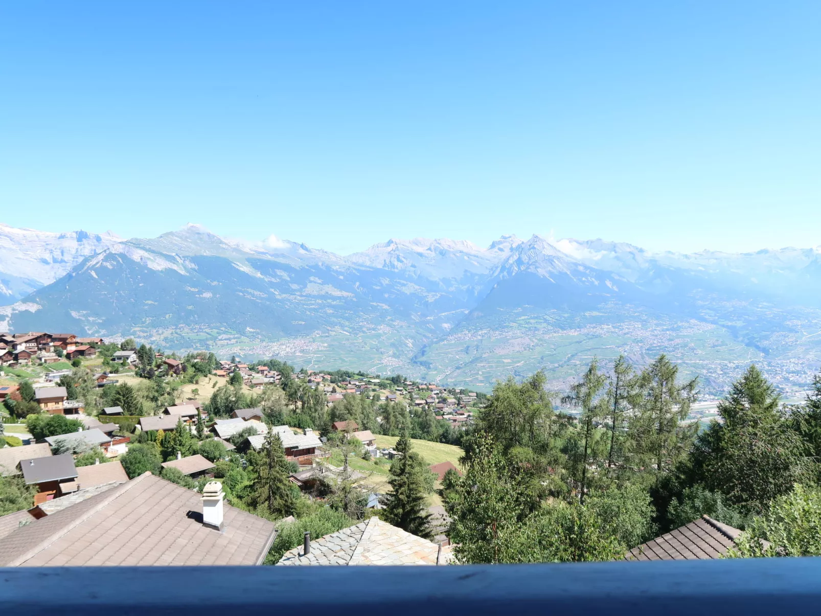 Dolce Cabane-Outside