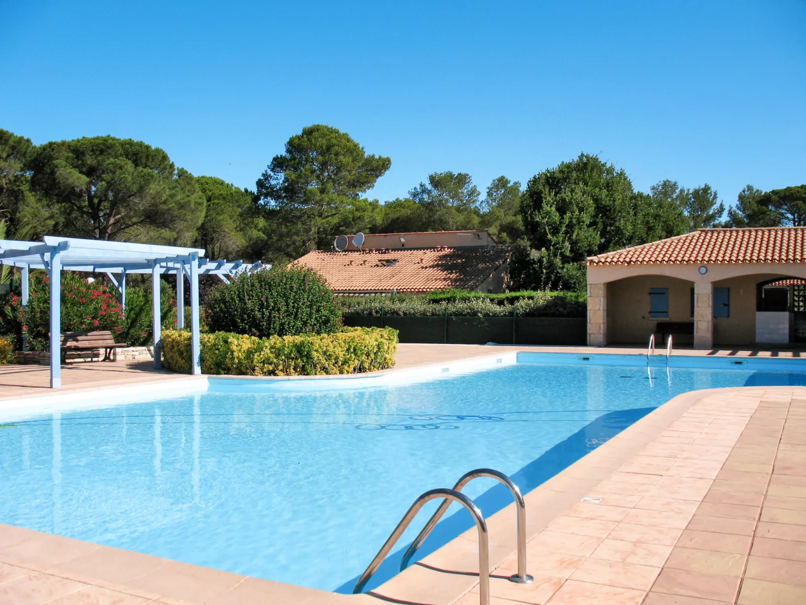 Le Clos d'Azur 1-Outside