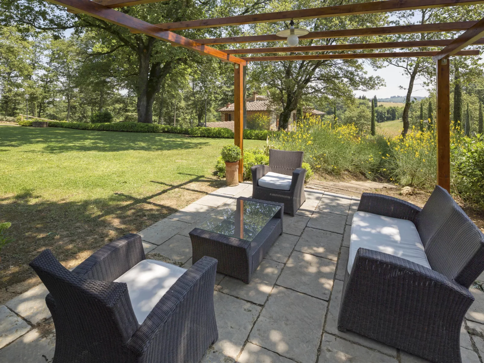 Tenuta Farneta-Draußen