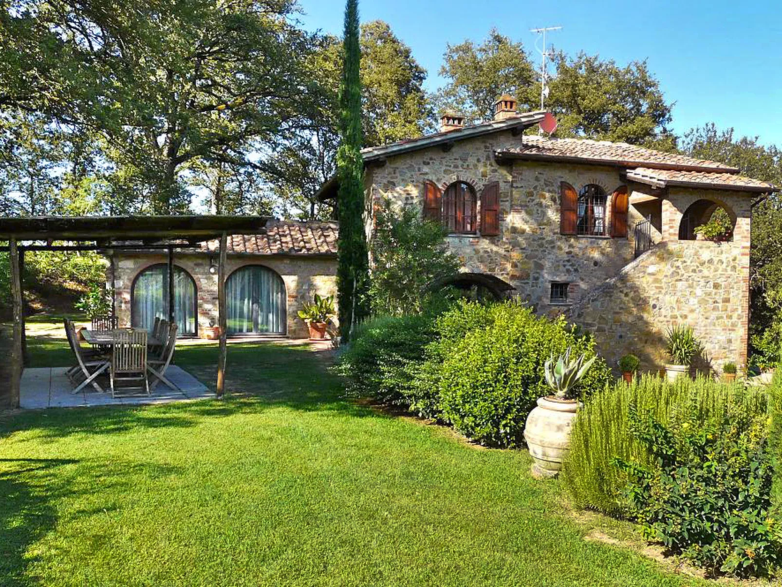 Tenuta Farneta-Draußen