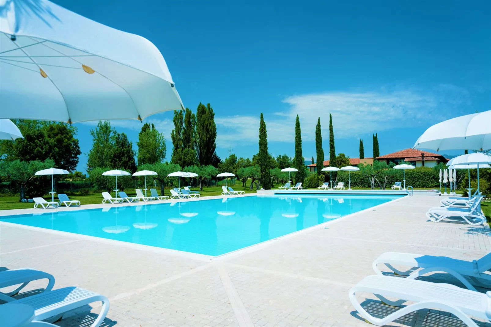 Valle di Assisi BILO-Schwimmbad